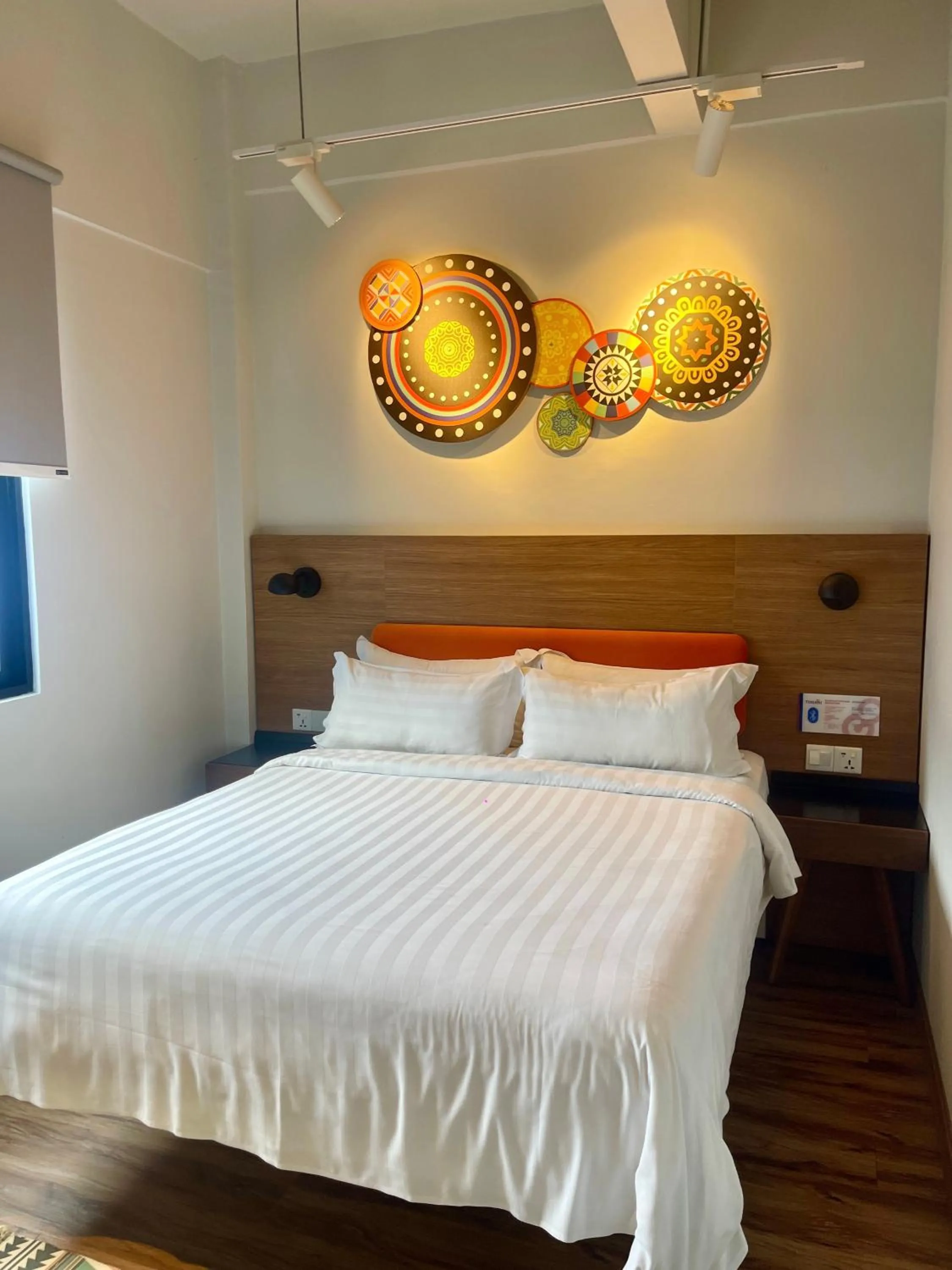 Standard Studio Double with Private Bathroom (Window) in TOOJOU Kota Kinabalu