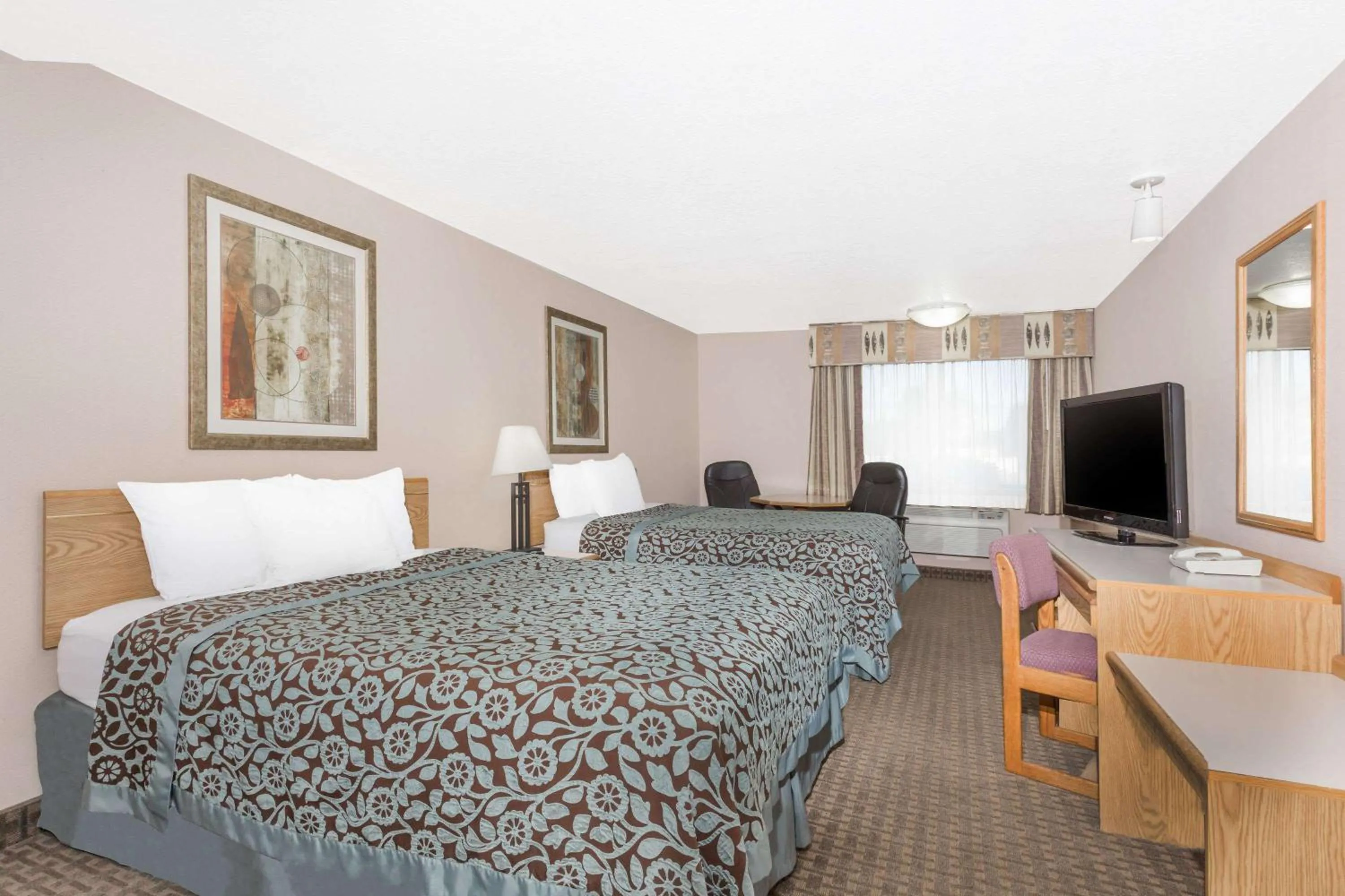 Queen Room with Two Queen Beds - Non-Smoking in Days Inn & Suites by Wyndham Kanab