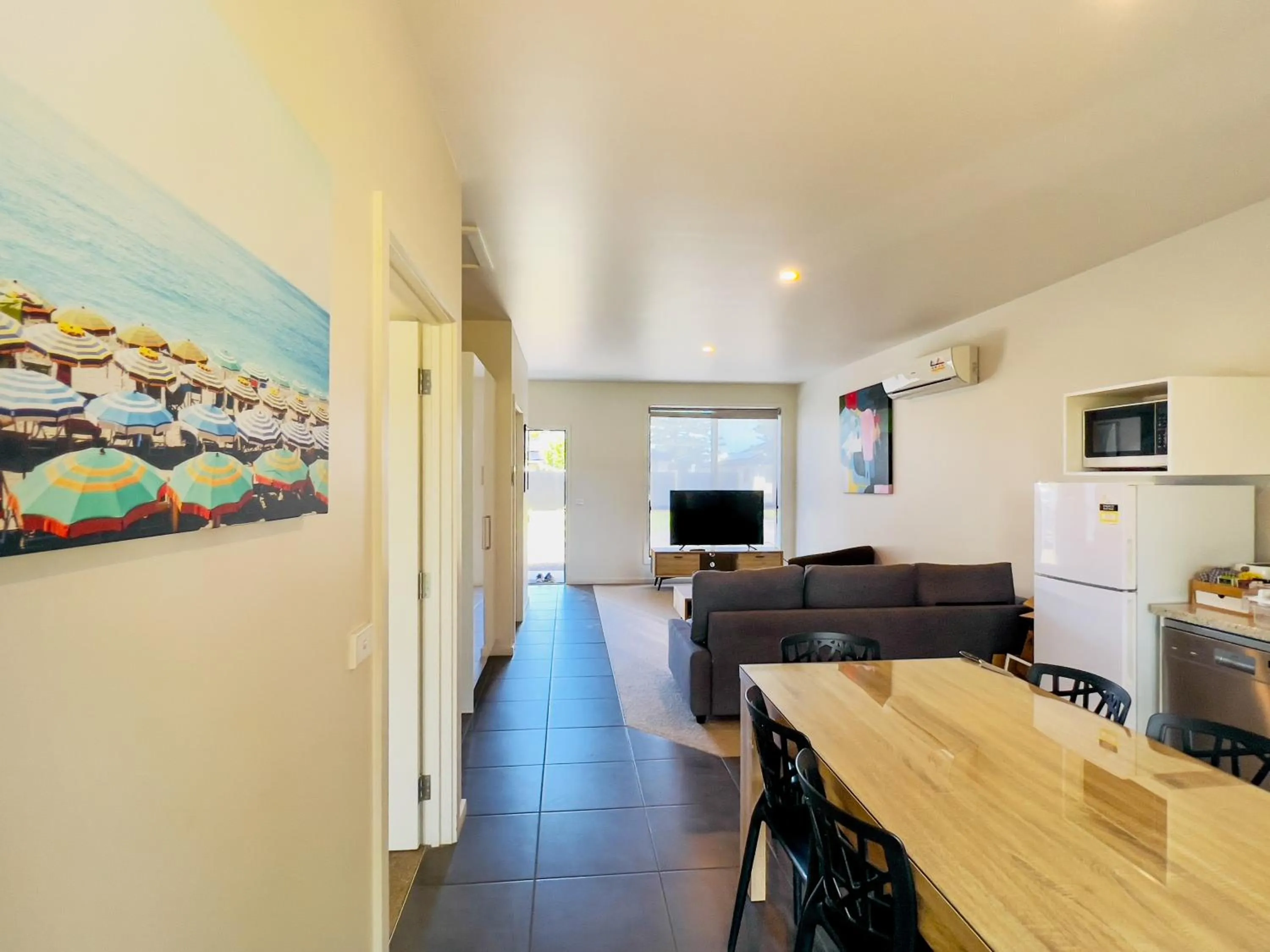 Self Contained Deluxe Two-Bedroom Unit - Disability Access in A1 Motels and Apartments Port Fairy