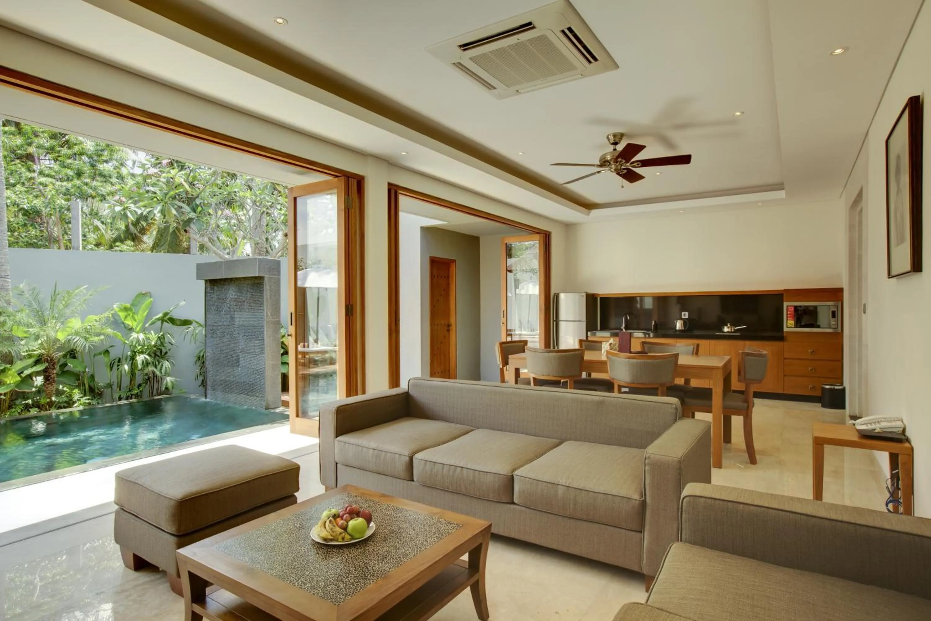 Two-Bedroom Villa with Private Pool in KoenoKoeni Villa