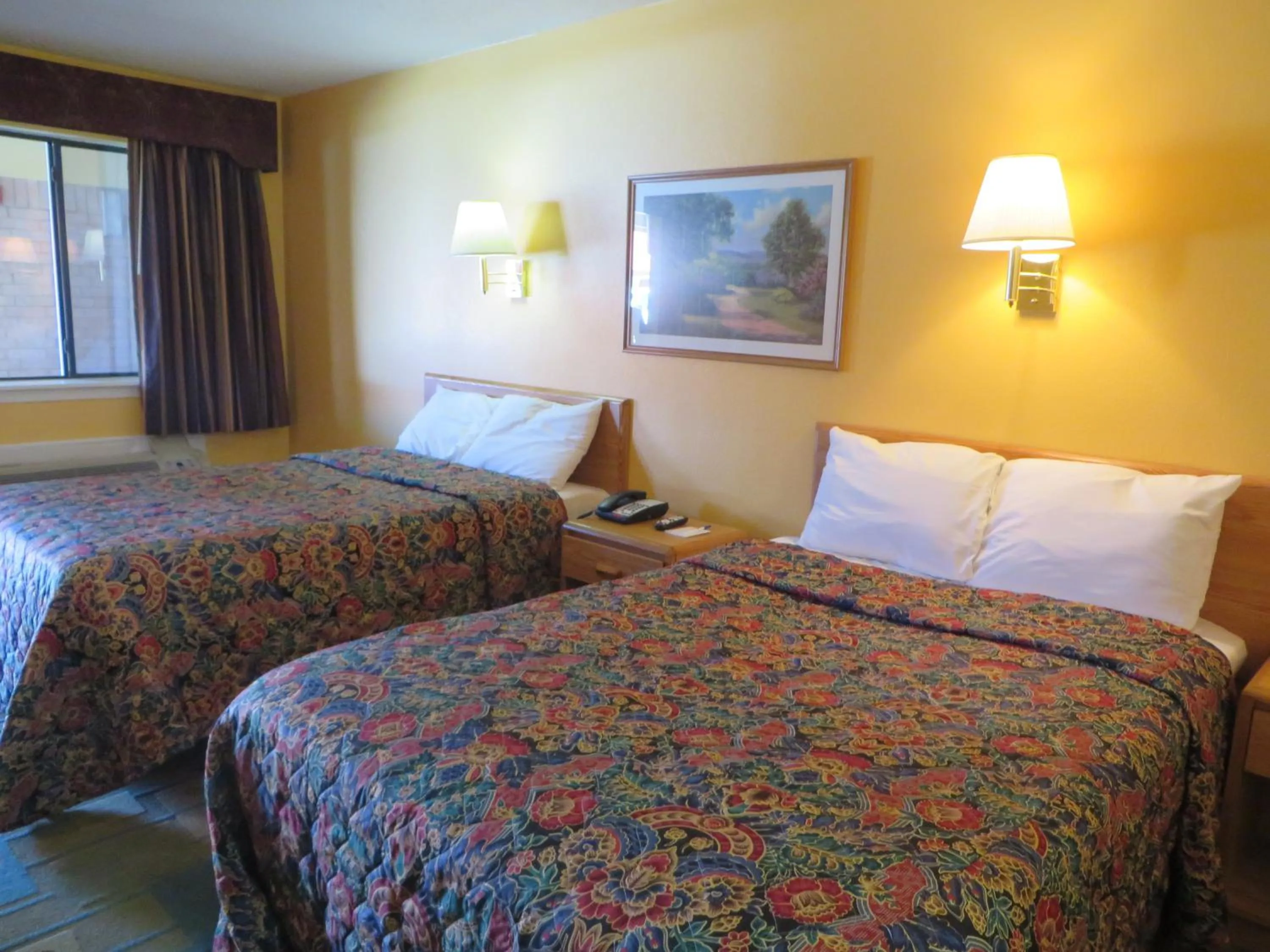 Double Room with Two Double Beds in Americas Best Value Inn Weatherford