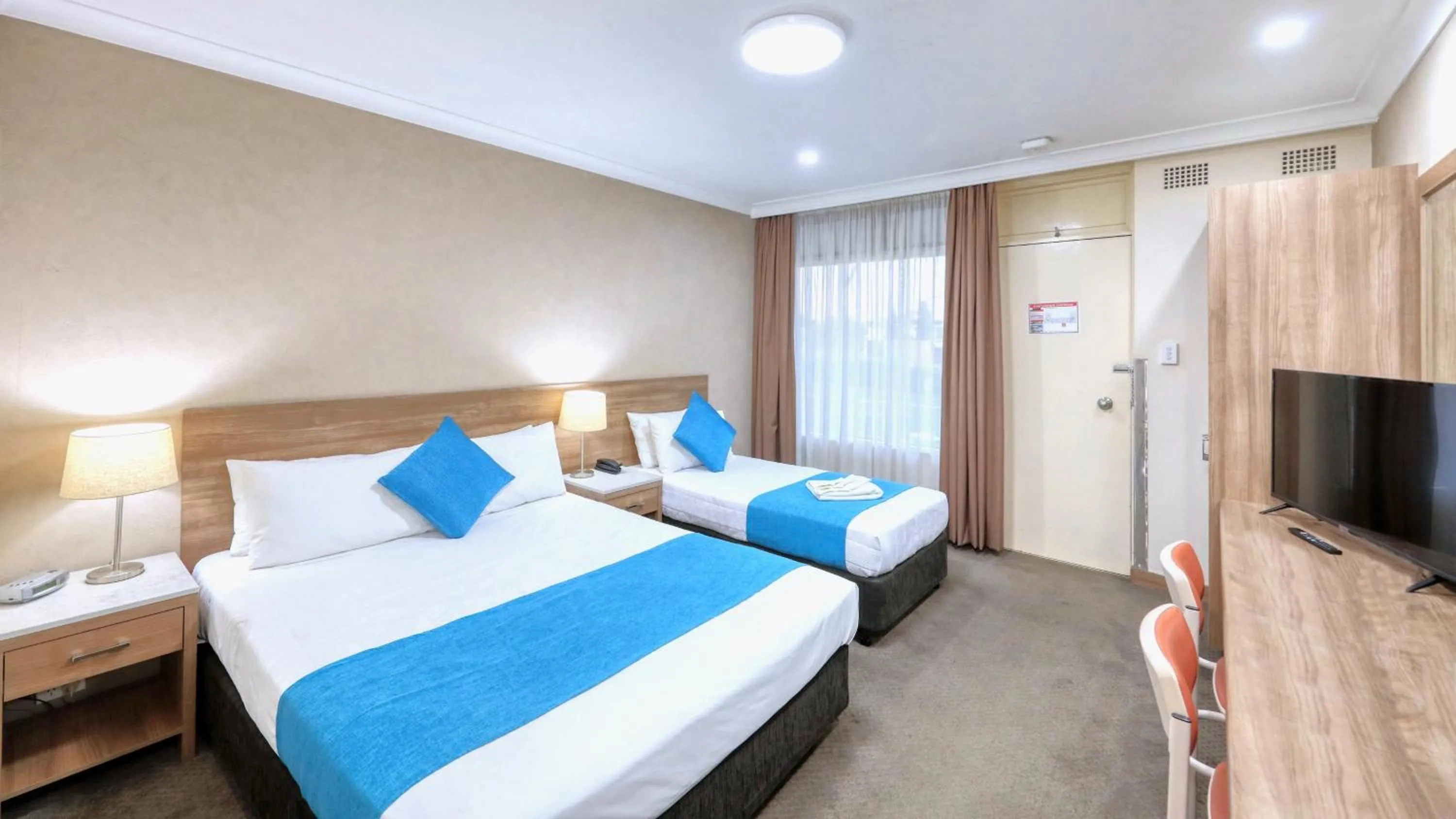 Deluxe Twin Room in Goulburn Central Motel