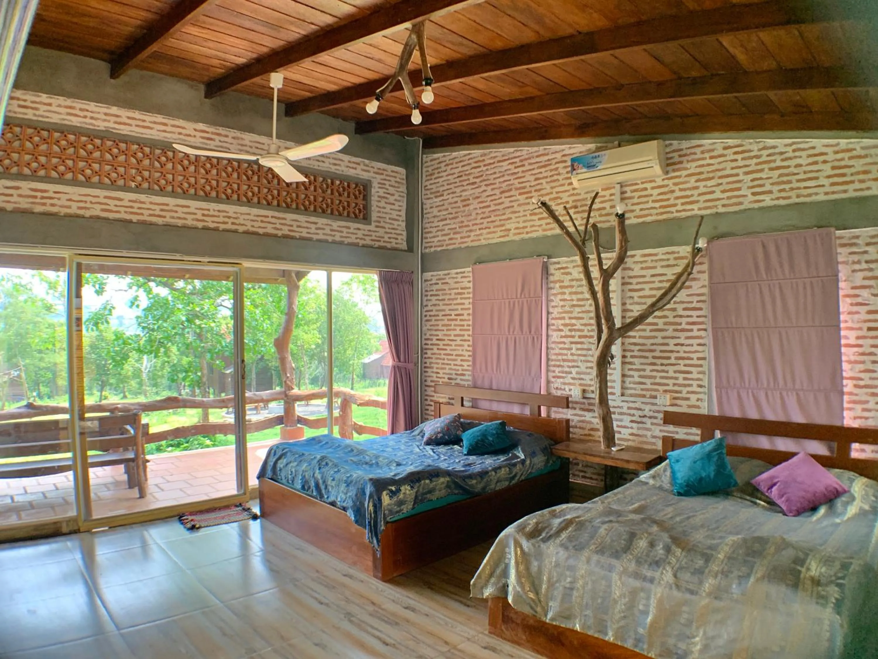 Deluxe Family Room in Nature Lodge