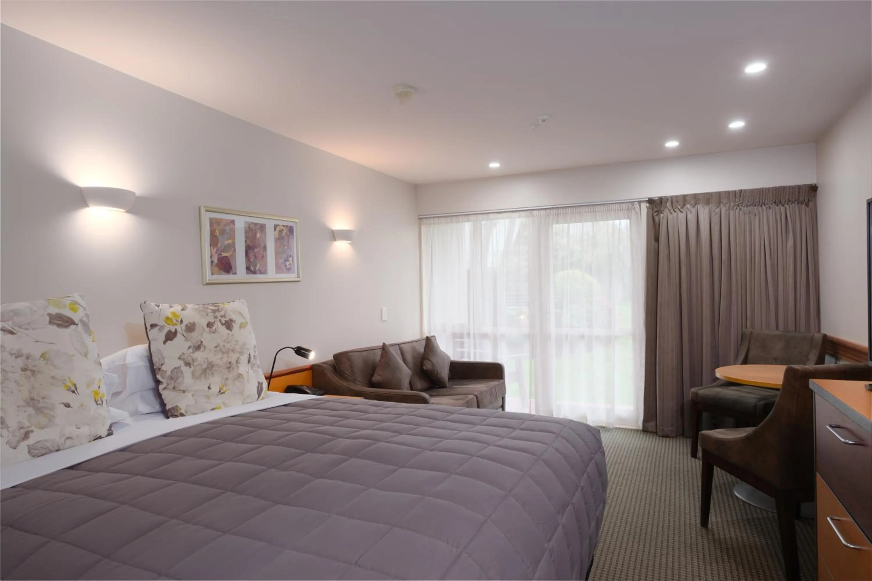 Superior King Room in Dunedin Leisure Lodge - Distinction