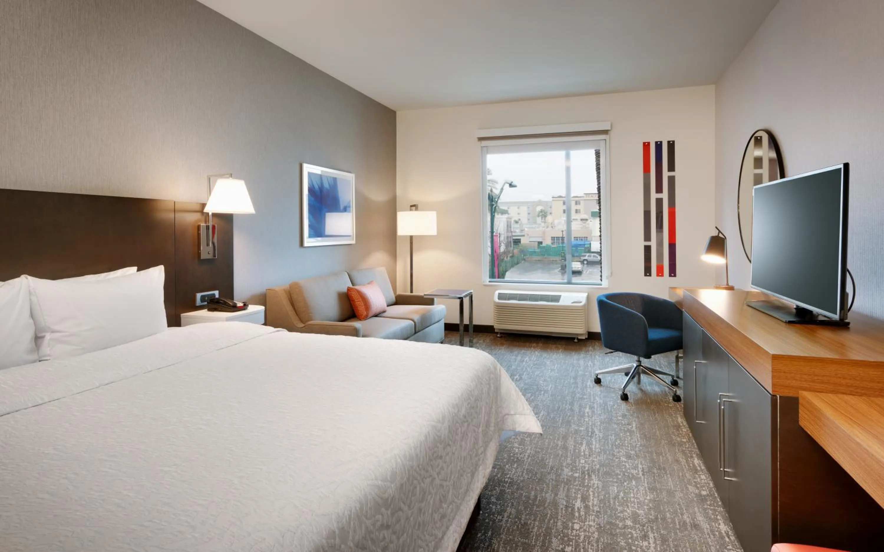 King Room with Sofa Bed in Hampton Inn & Suites Anaheim Resort Convention Center