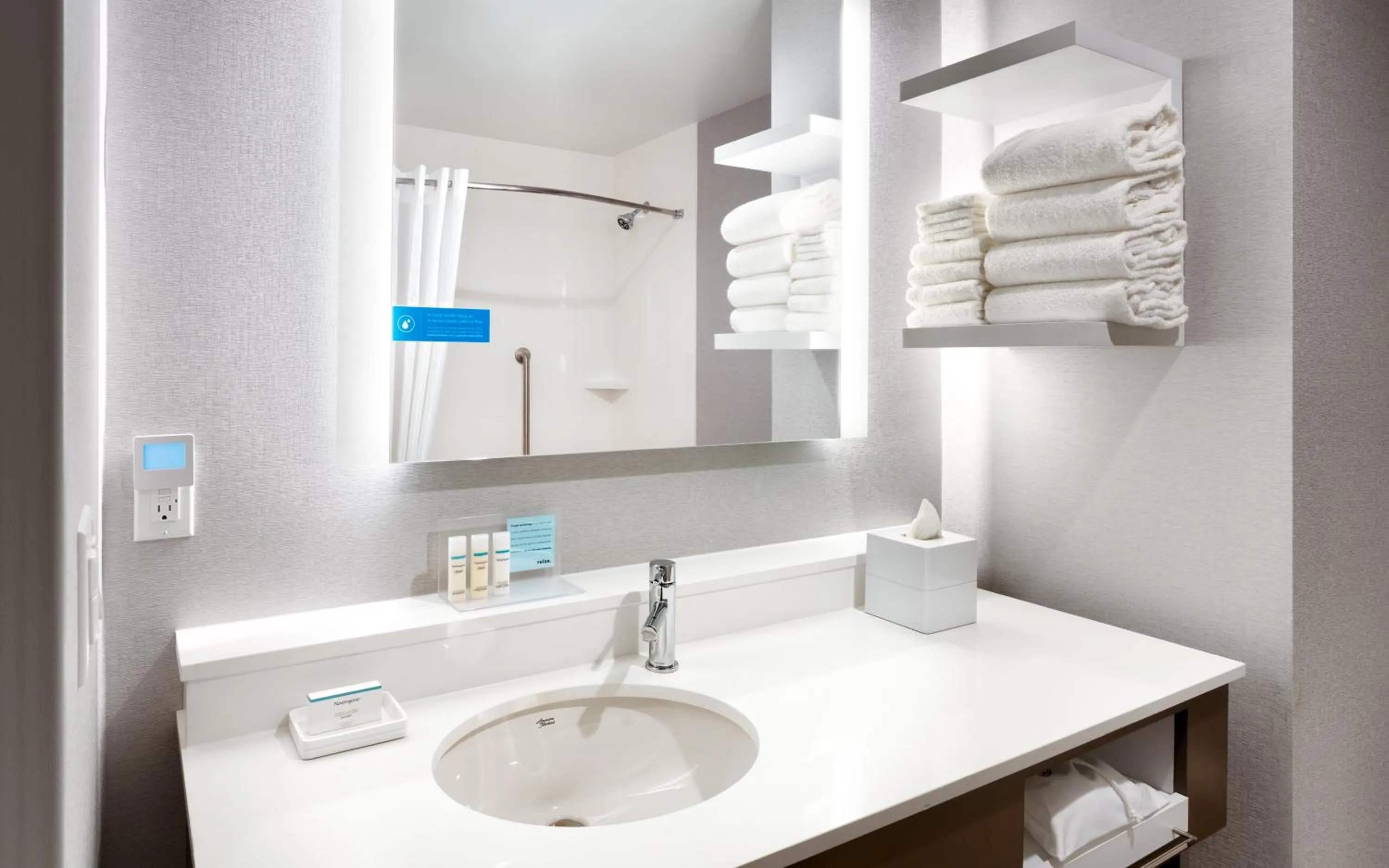 Queen Room with Two Queen Beds in Hampton Inn & Suites Anaheim Resort Convention Center