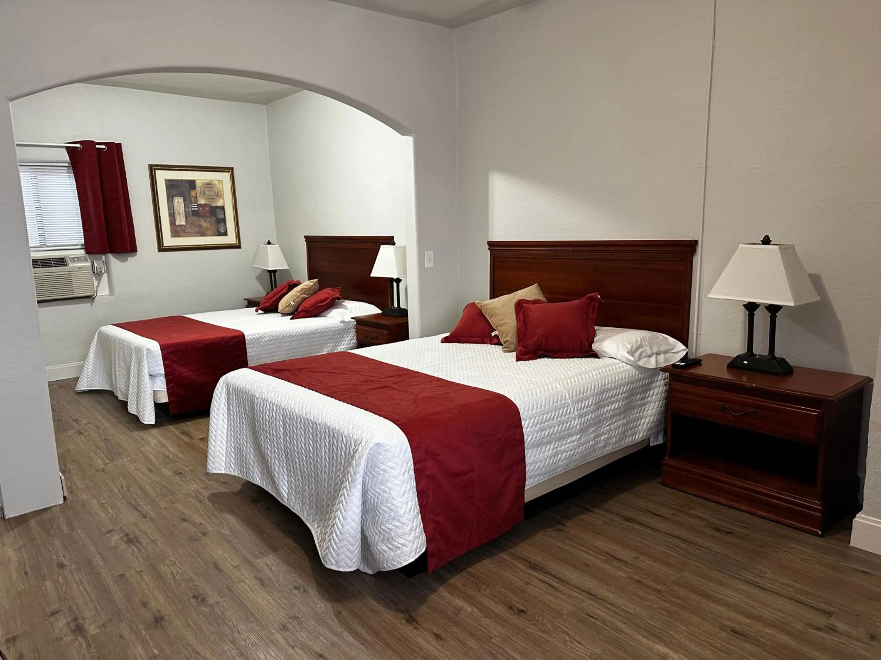 Queen Room with Two Queen Beds in Arizona 9 Motor Hotel