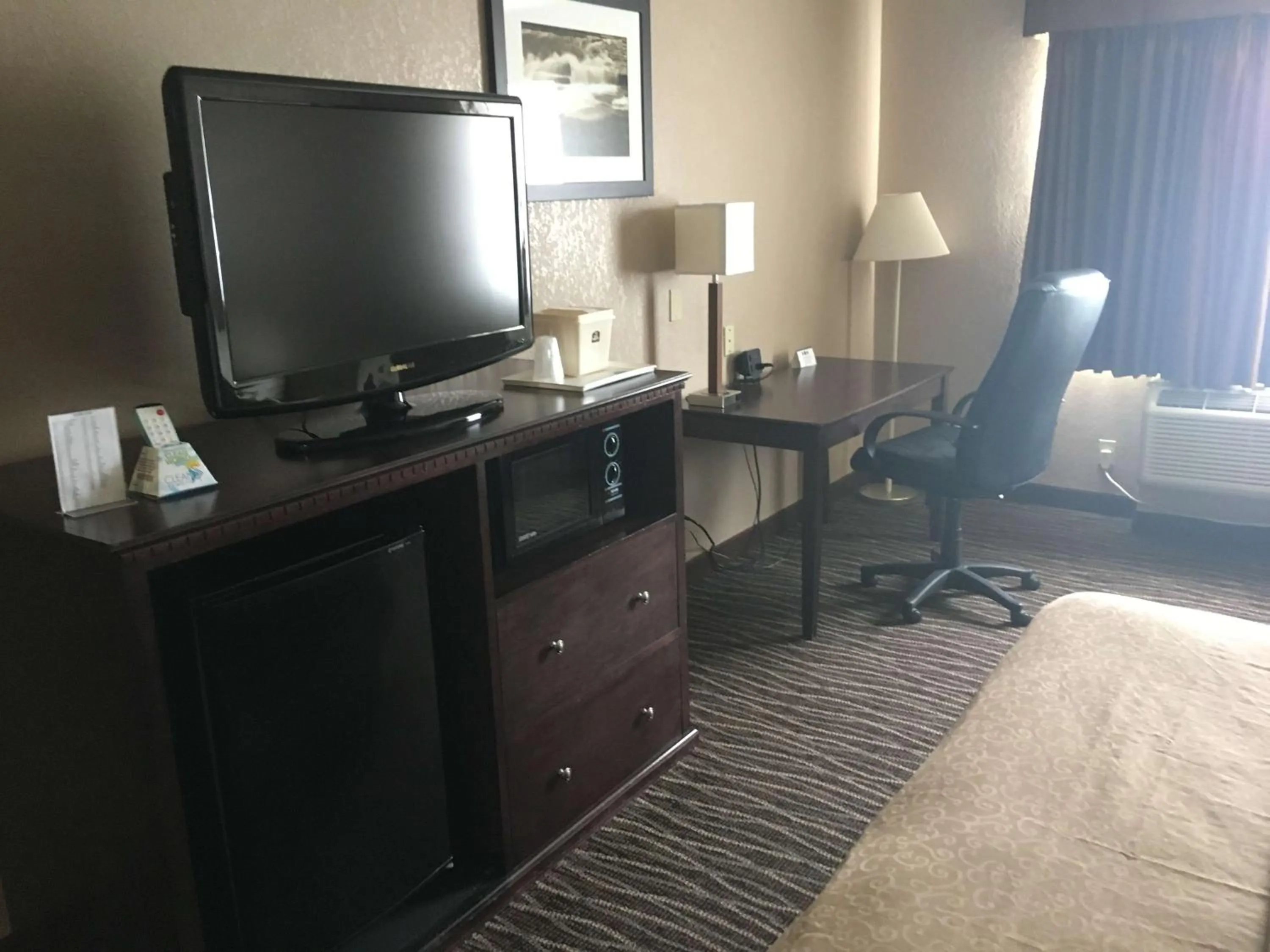 Queen Room with Two Queen Beds with Bath - Disability Access/Non-Smoking in Best Western San Marcos