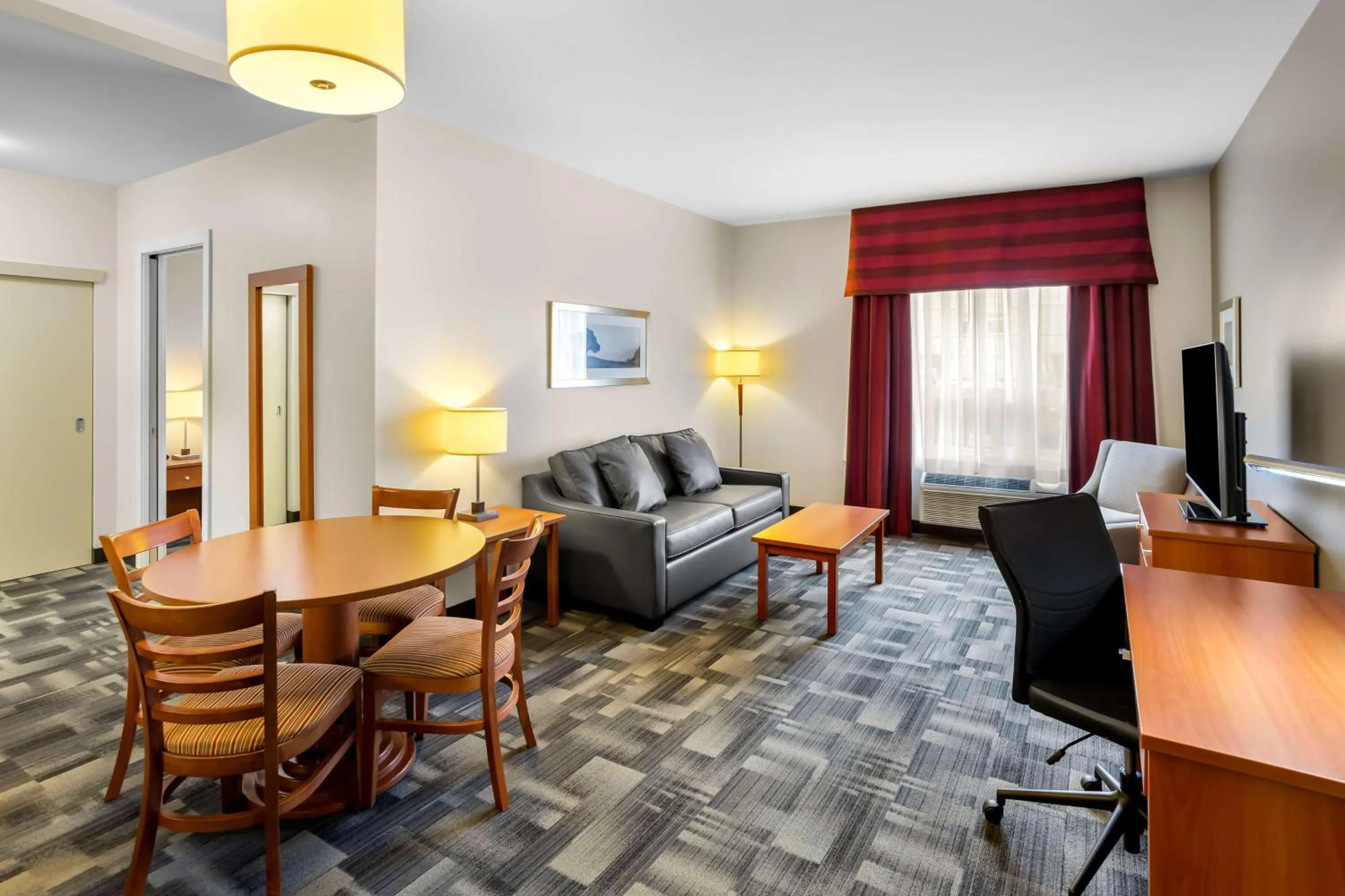 King Suite - Non-Smoking in Best Western Thompson