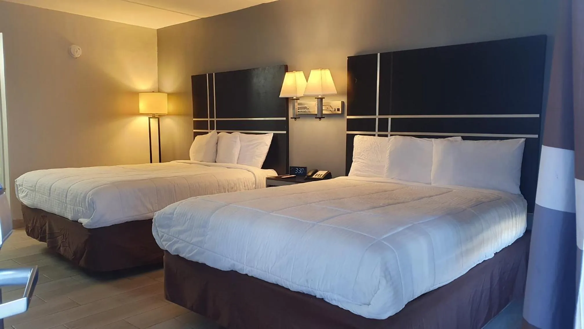 Queen Suite with Pool View in South Padre Island Lodge