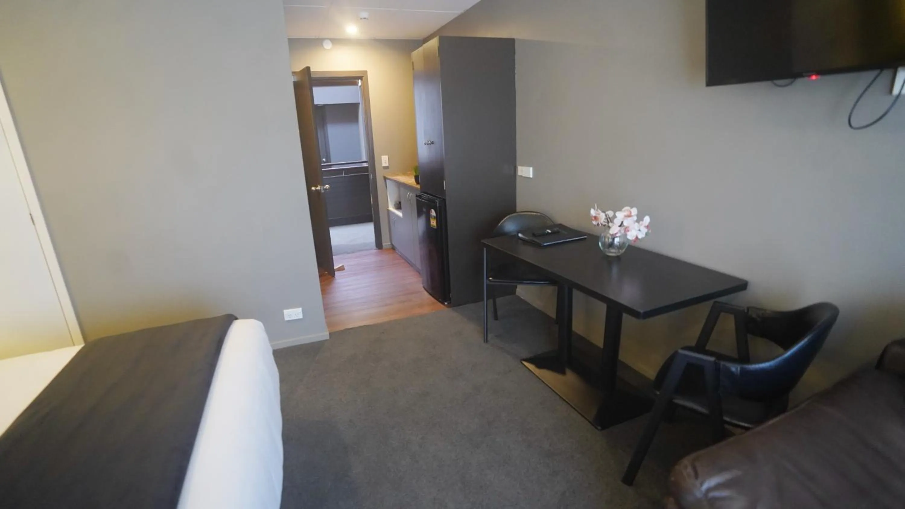 Queen Studio in 136 On Bealey Motel