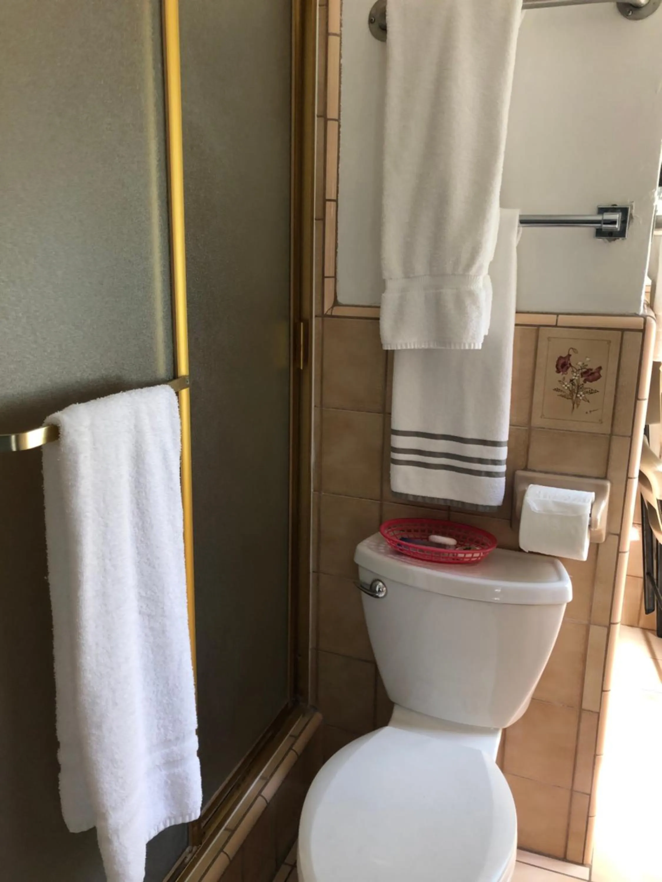 Deluxe Queen Room in Rest Haven Motel