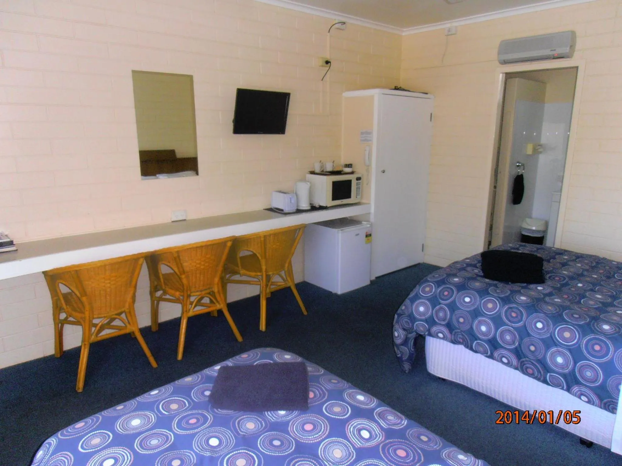 Twin Room in Opal Motel