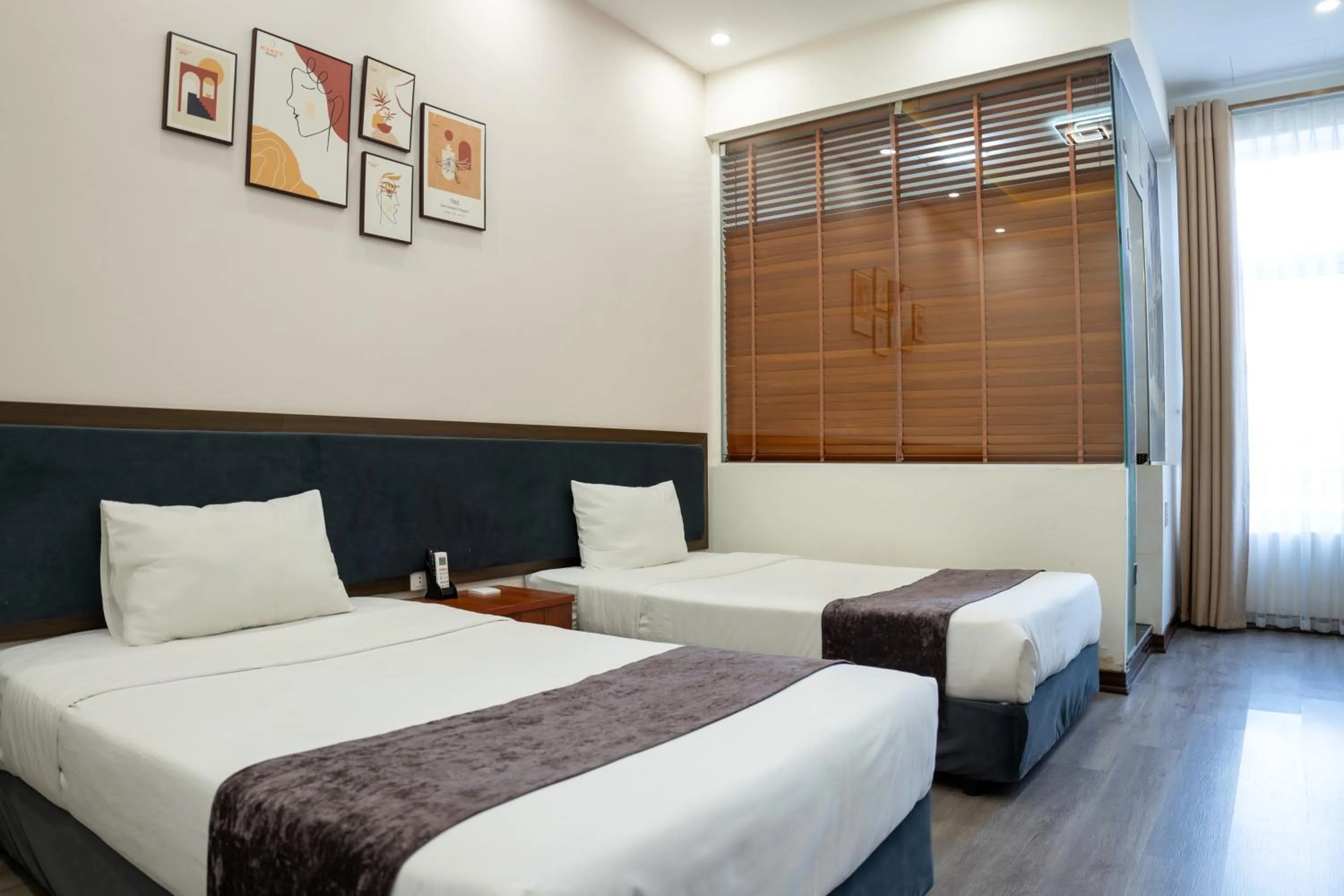 Superior Twin Room in Mango Hotel - Ha Noi Railway station