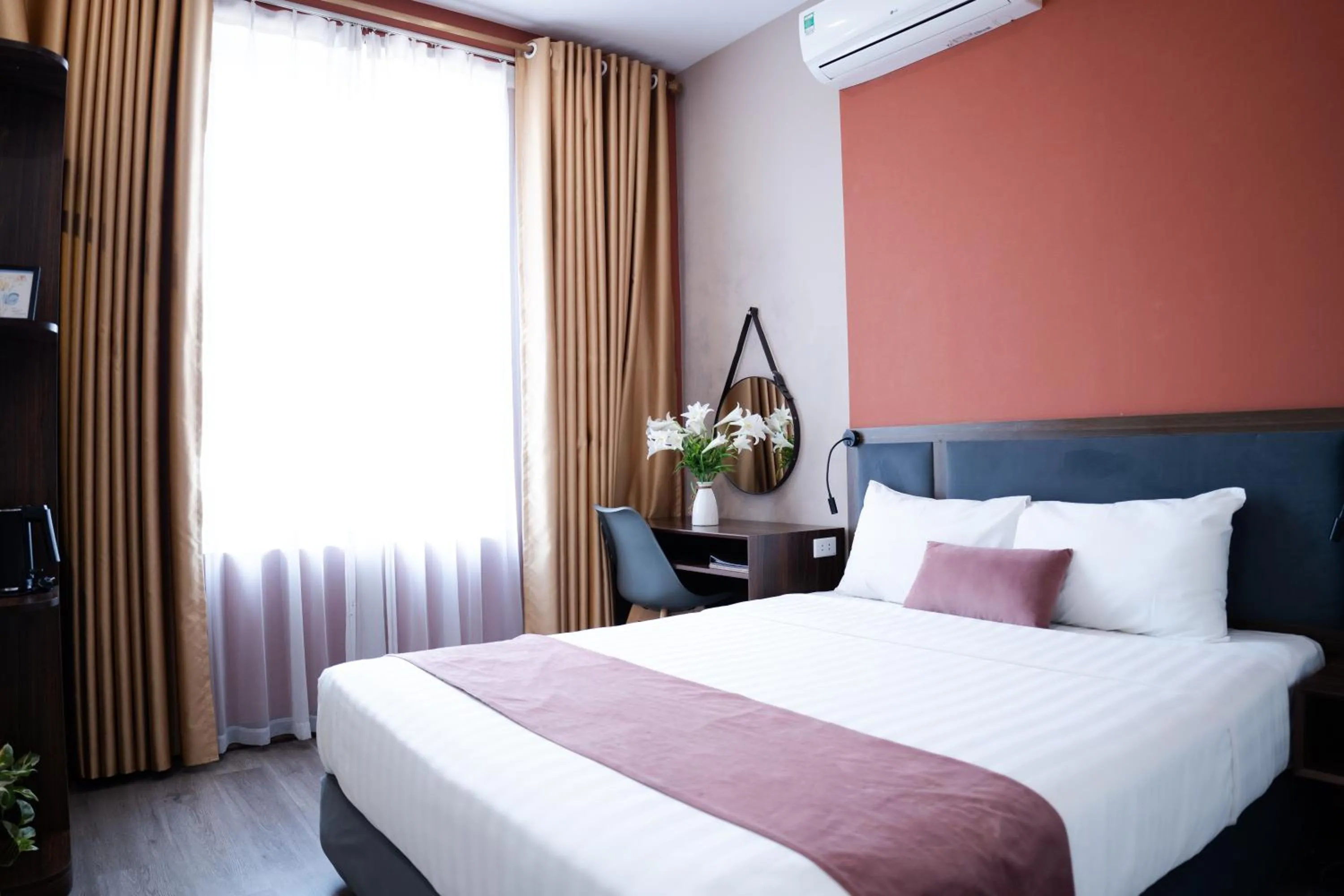 Superior Double Room in Mango Hotel - Ha Noi Railway station