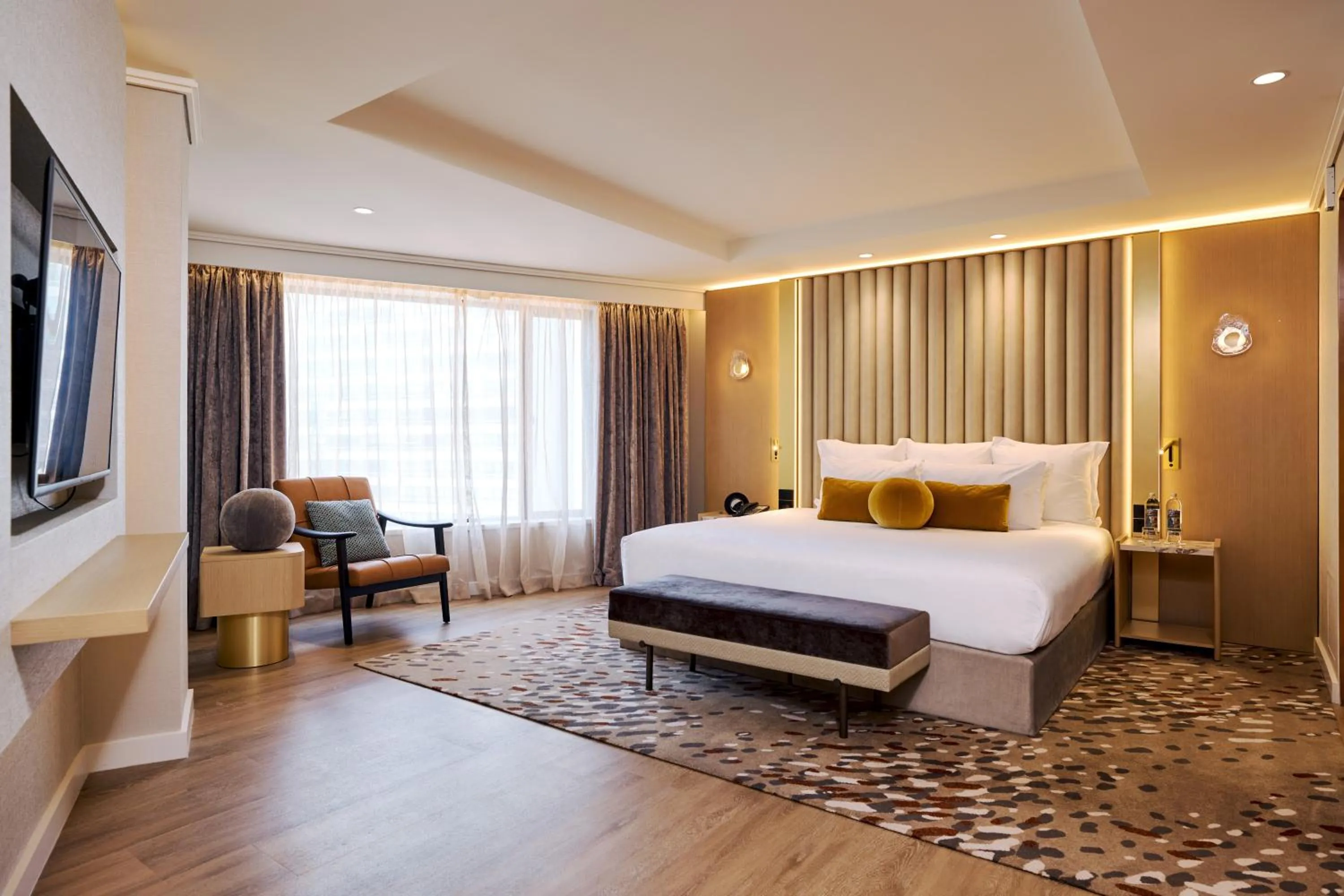 Junior King Suite with Balcony and Club Lounge Access - single occupancy in Grand Millennium Auckland