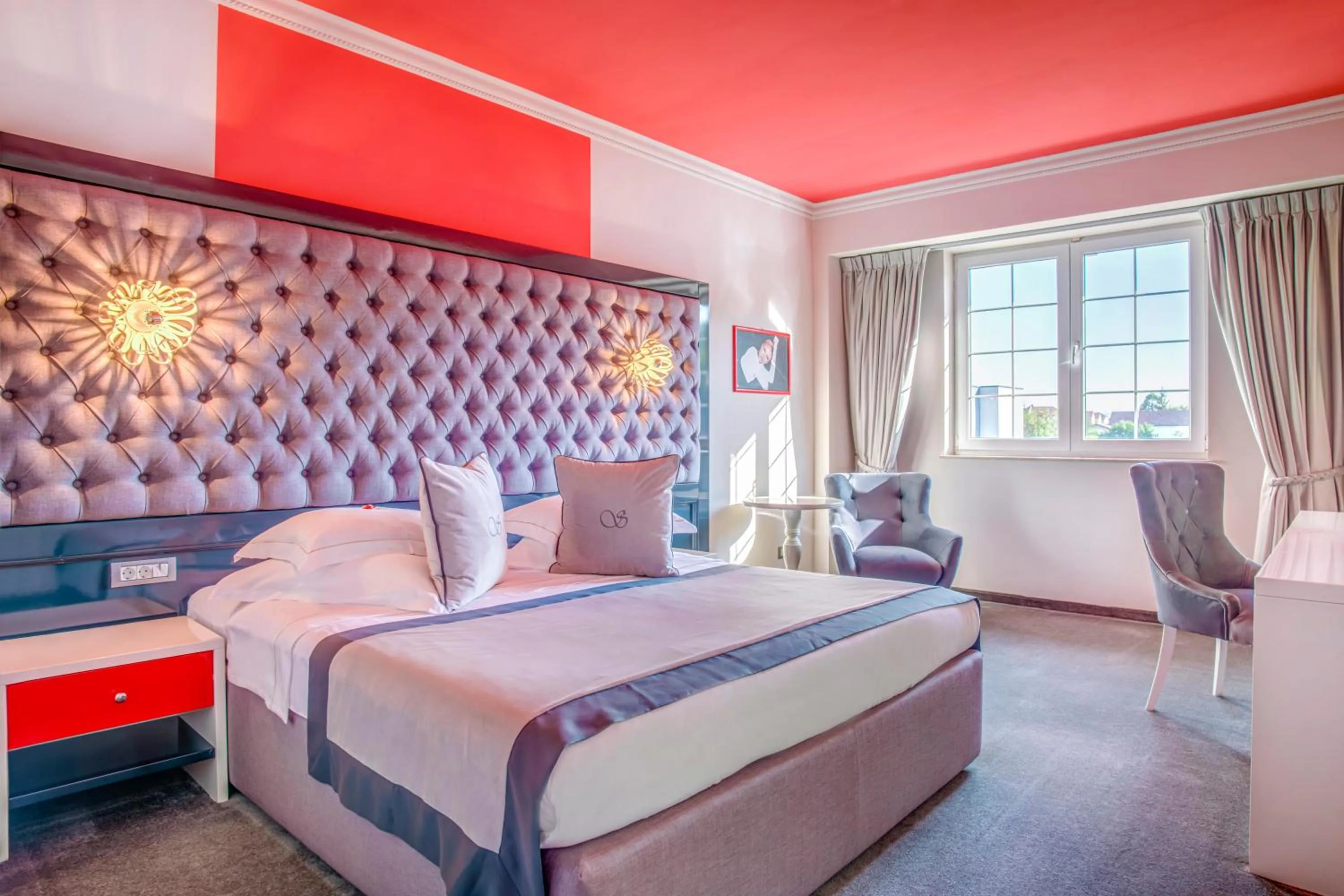 Deluxe King Room in Simfonia Boutique Hotel
