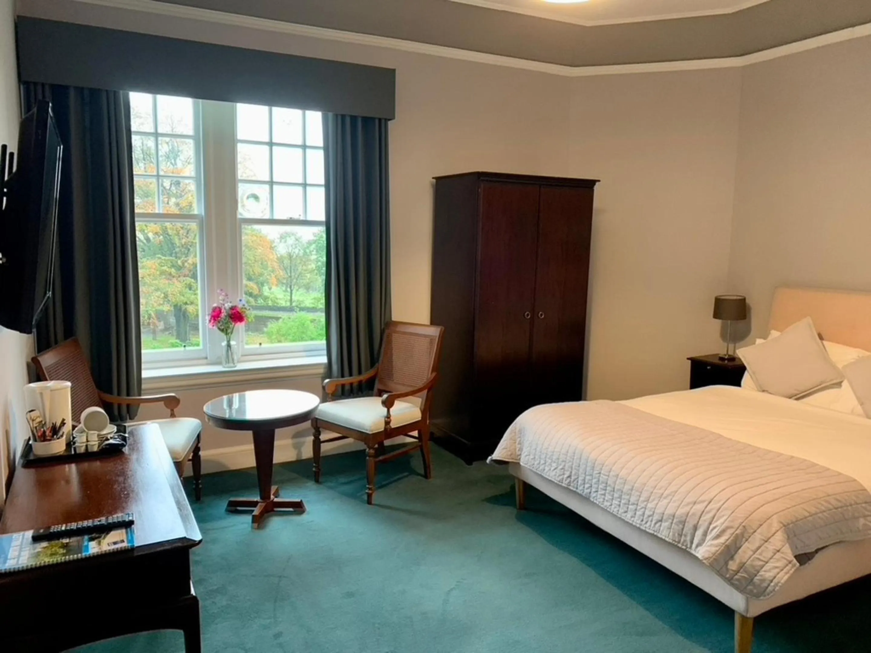 Deluxe Double Room in OYO Dunmar House Hotel