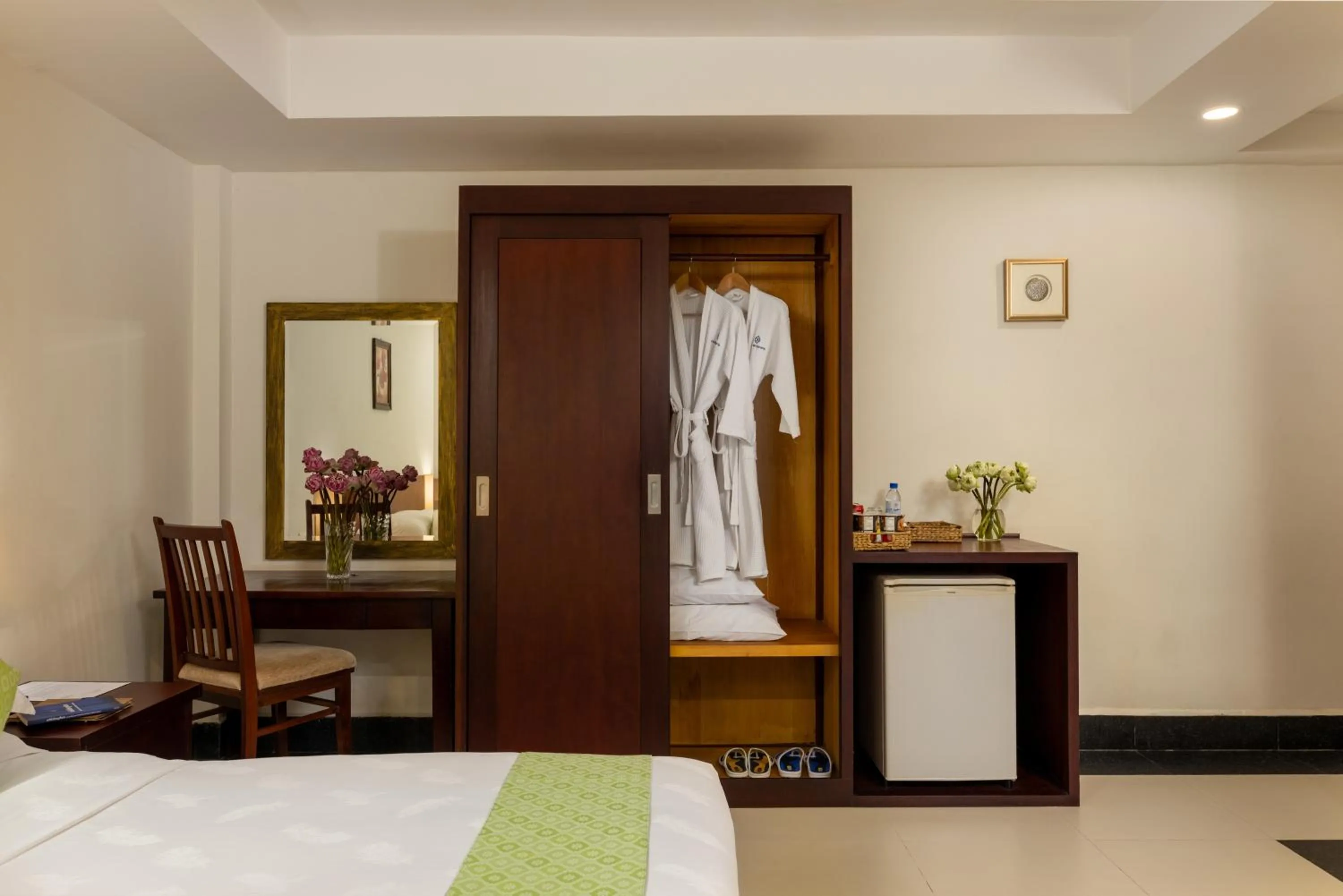 Four-Bedroom Apartment in Skyline Boutique Hotel