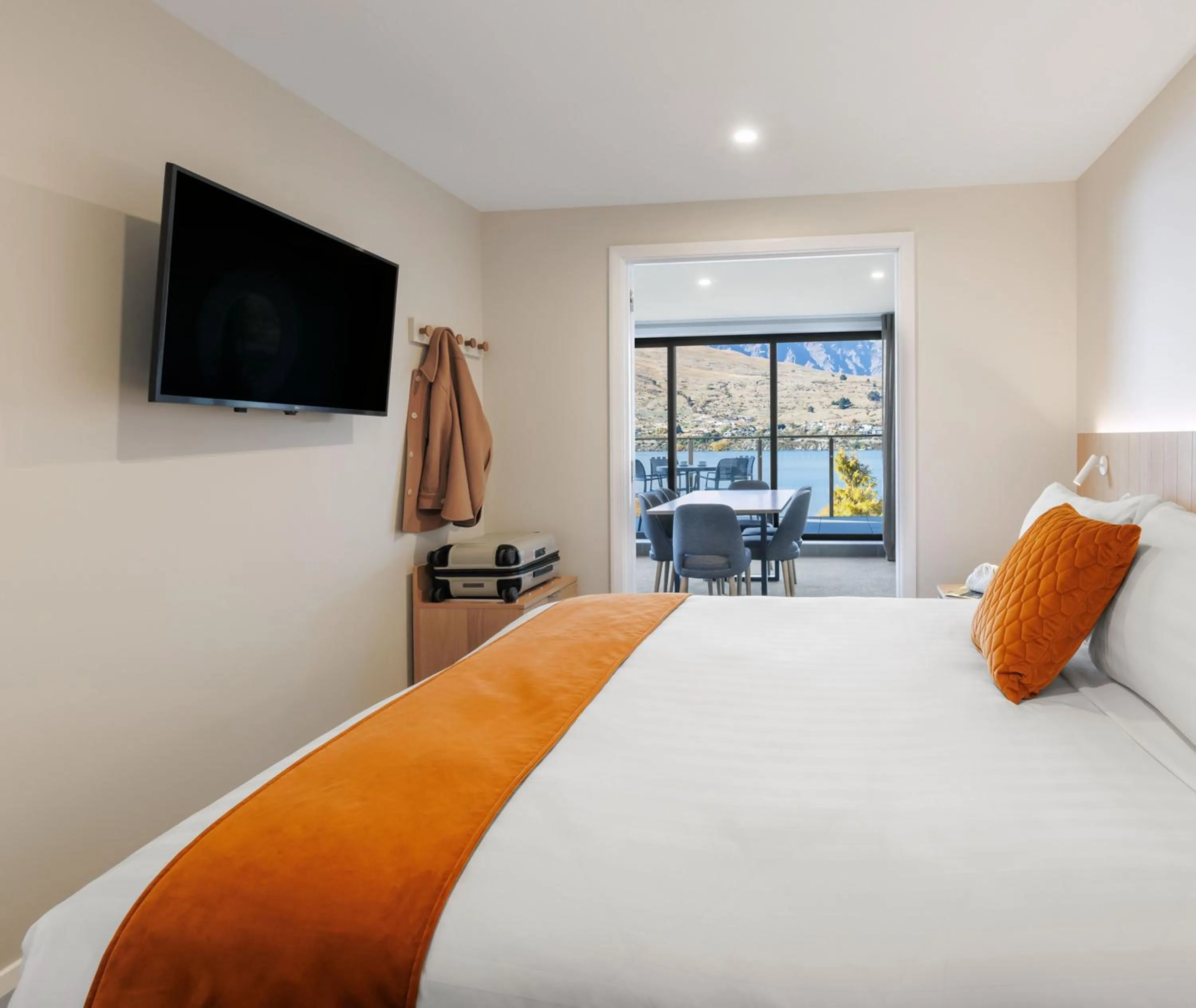 2 Bedroom Penthouse Spa in Oaks Queenstown Shores Resort