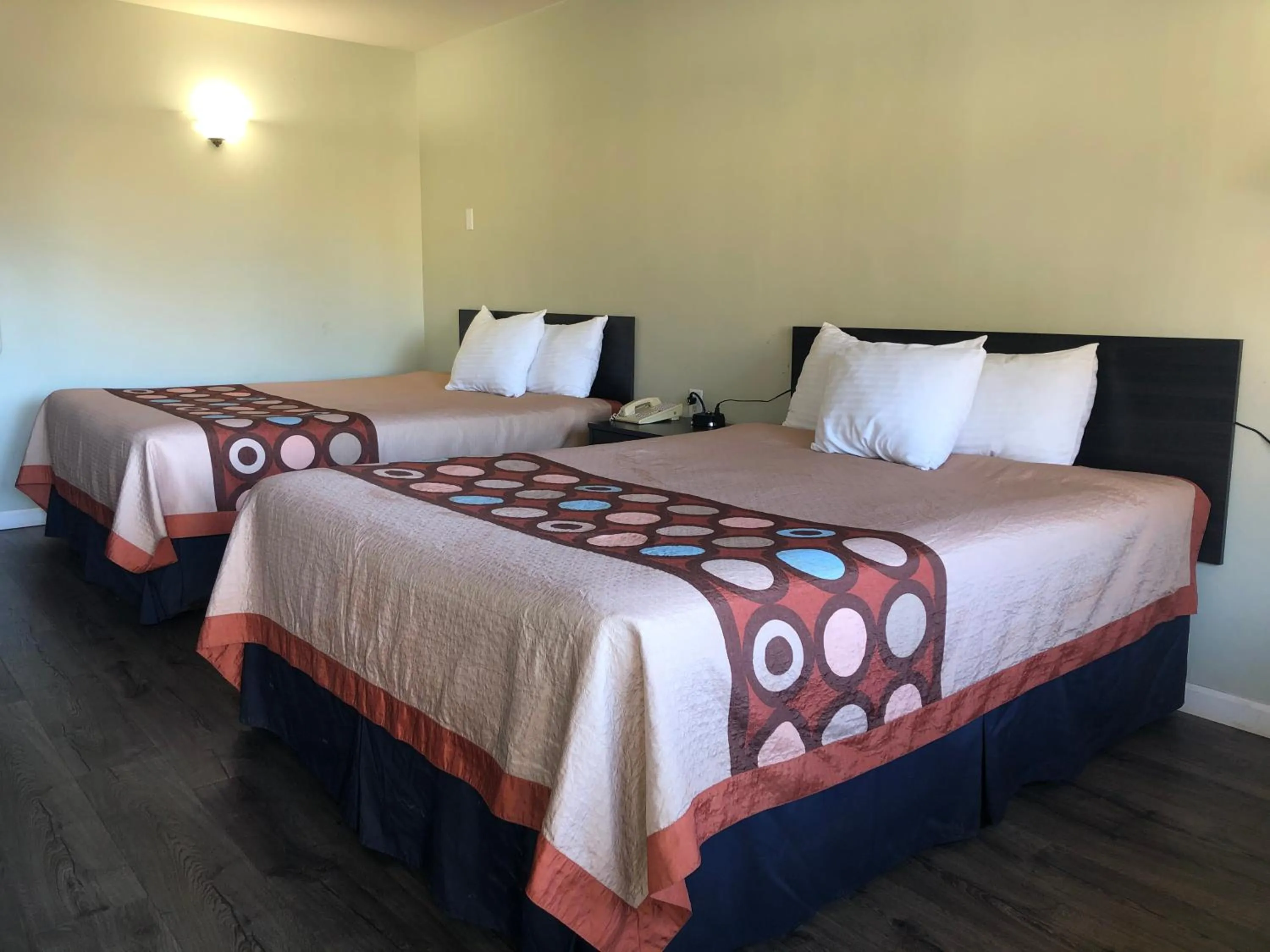 Deluxe Queen Room with Two Queen Beds in Hotel Elevation