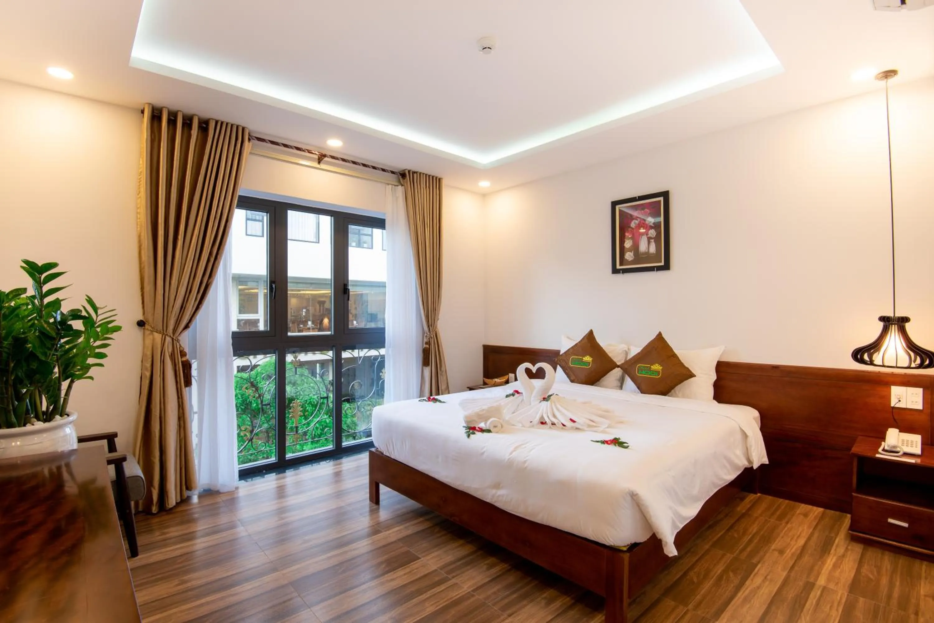 Deluxe King Room in HODI Hotel