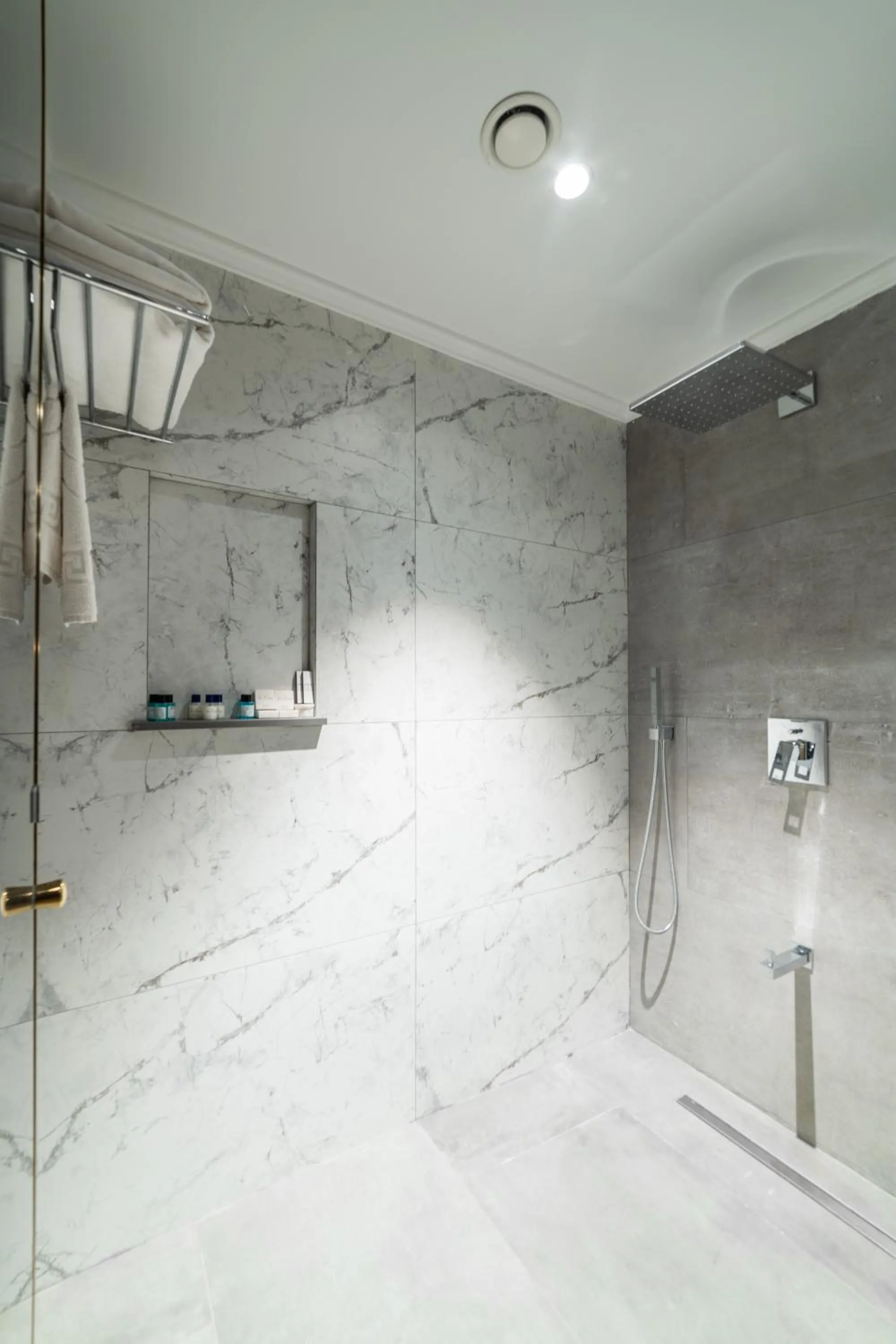 Queen Suite - Annex in Hotel Pia Bella