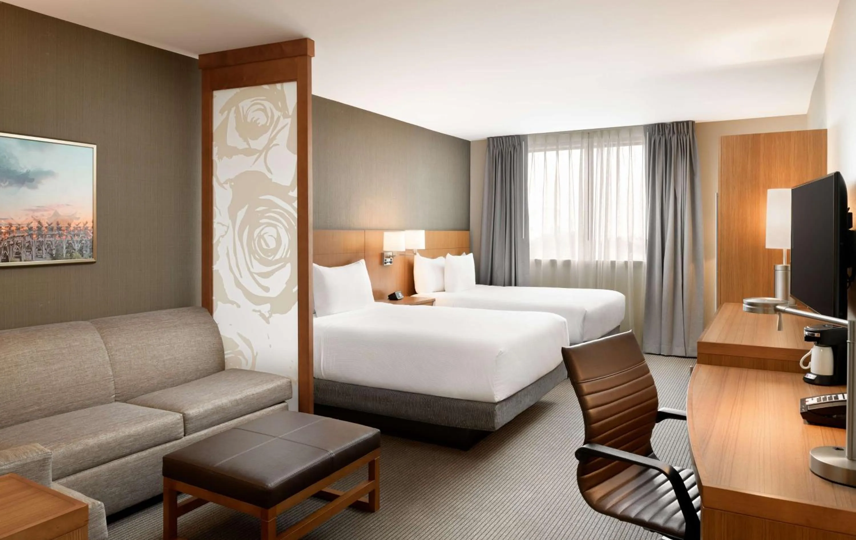 Queen Room with Two Queen Beds and Sofa Bed - High Floor in Hyatt Place Pasadena