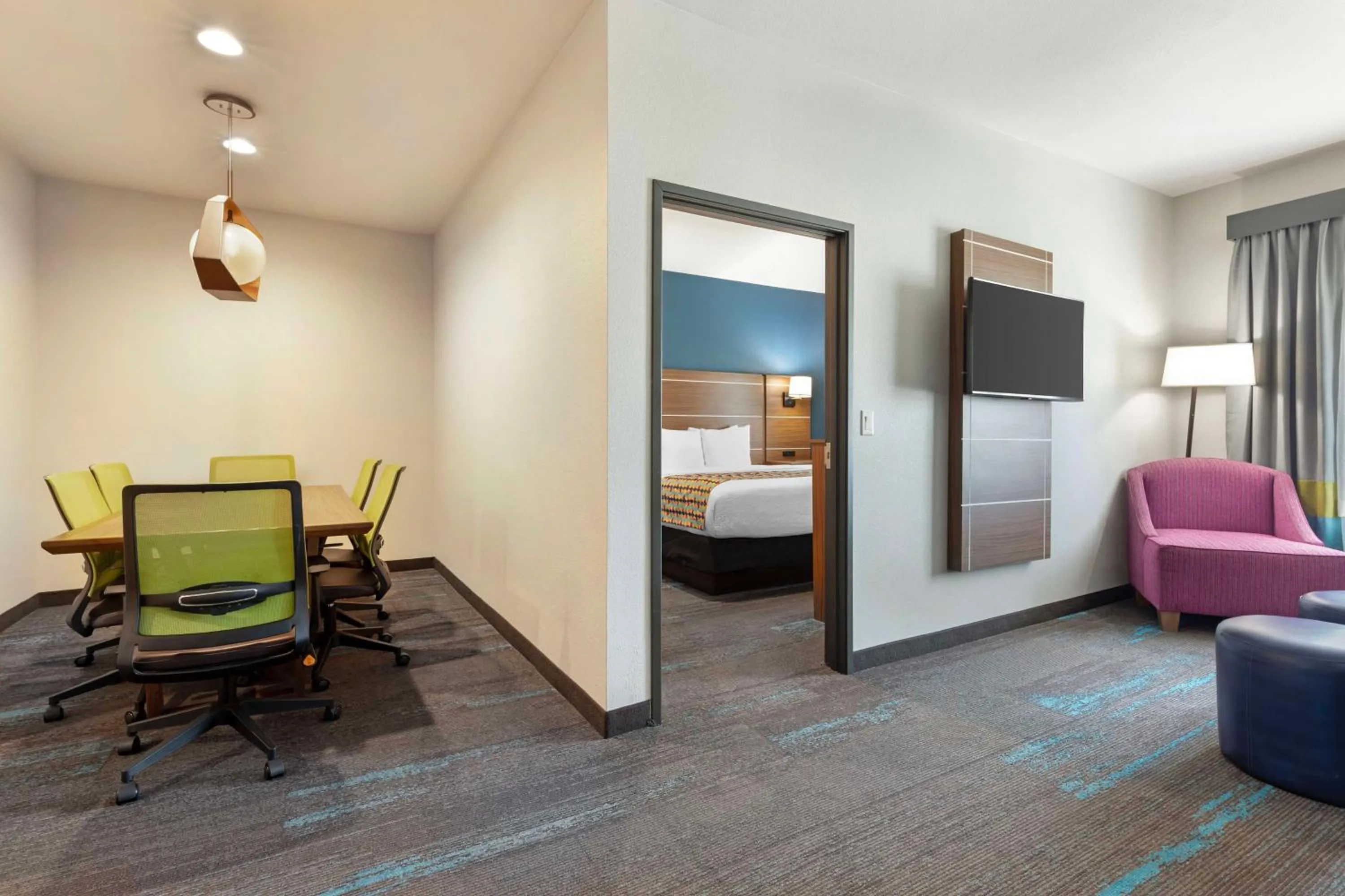 Two-Bedrooms King Suite in Best Western Plus Medical Center