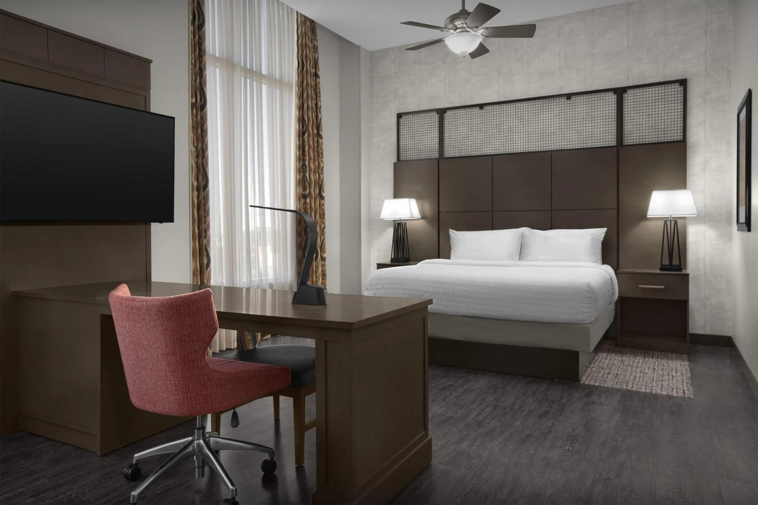 King Studio with Balcony - Hearing Accessible/Non-Smoking in Hampton Inn and Suites Austin University Capitol