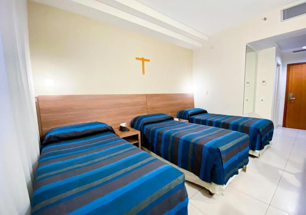 Standard Triple Room - single occupancy in Hotel Rainha do Brasil