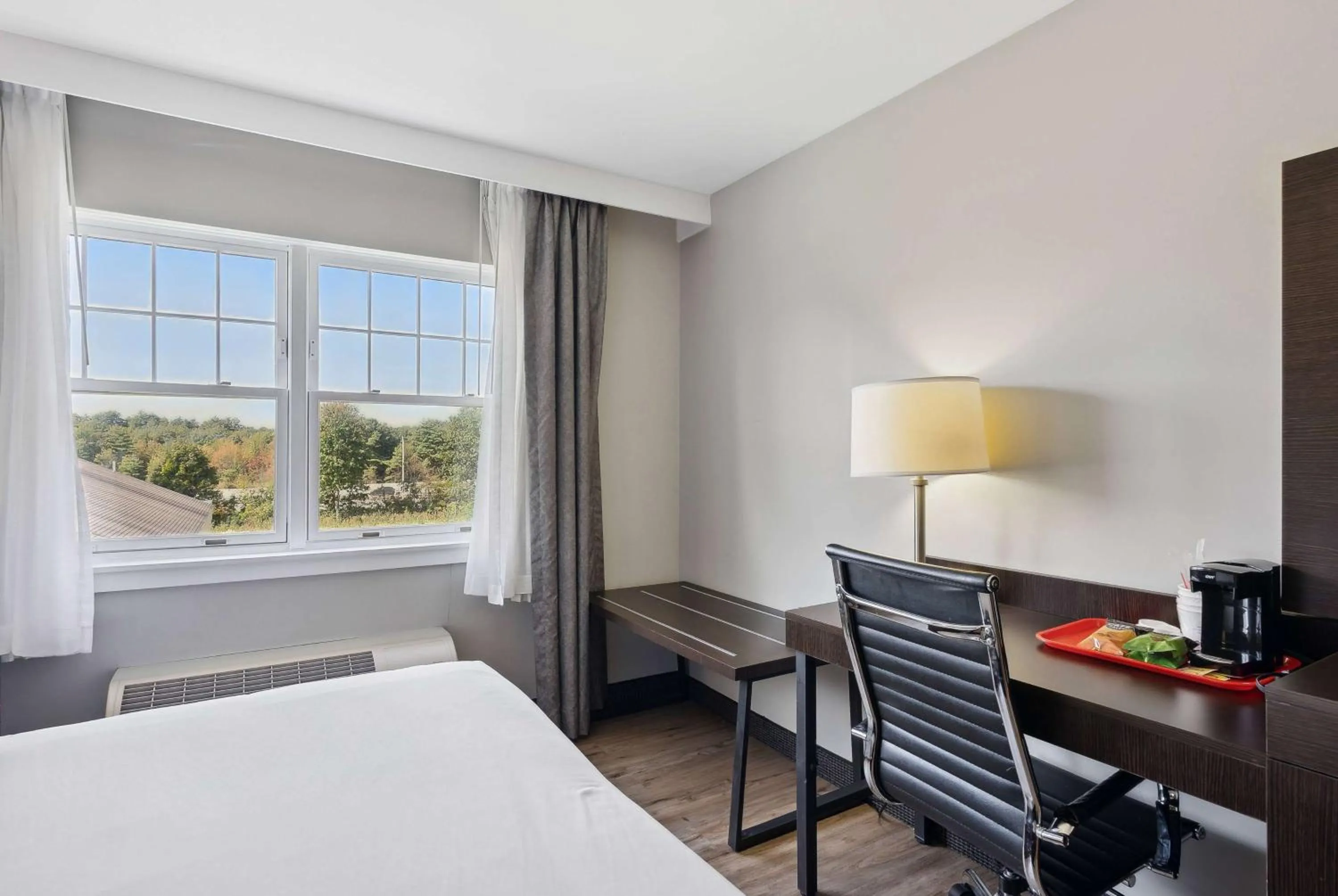 King Room - Non-Smoking in Ramada by Wyndham Saco/Old Orchard Beach Area