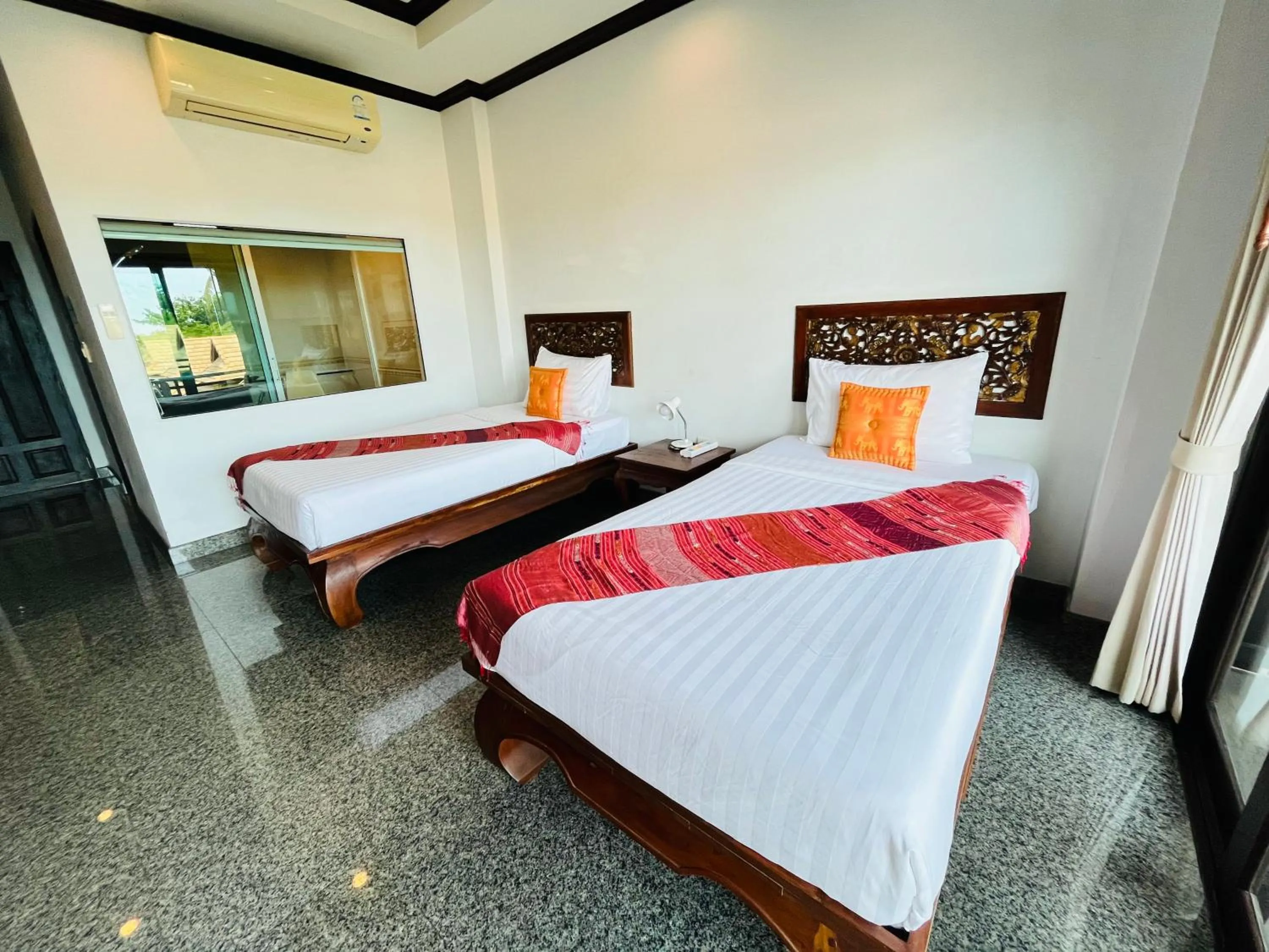Deluxe Twin Room in Poolsawat Villa - SHA Plus