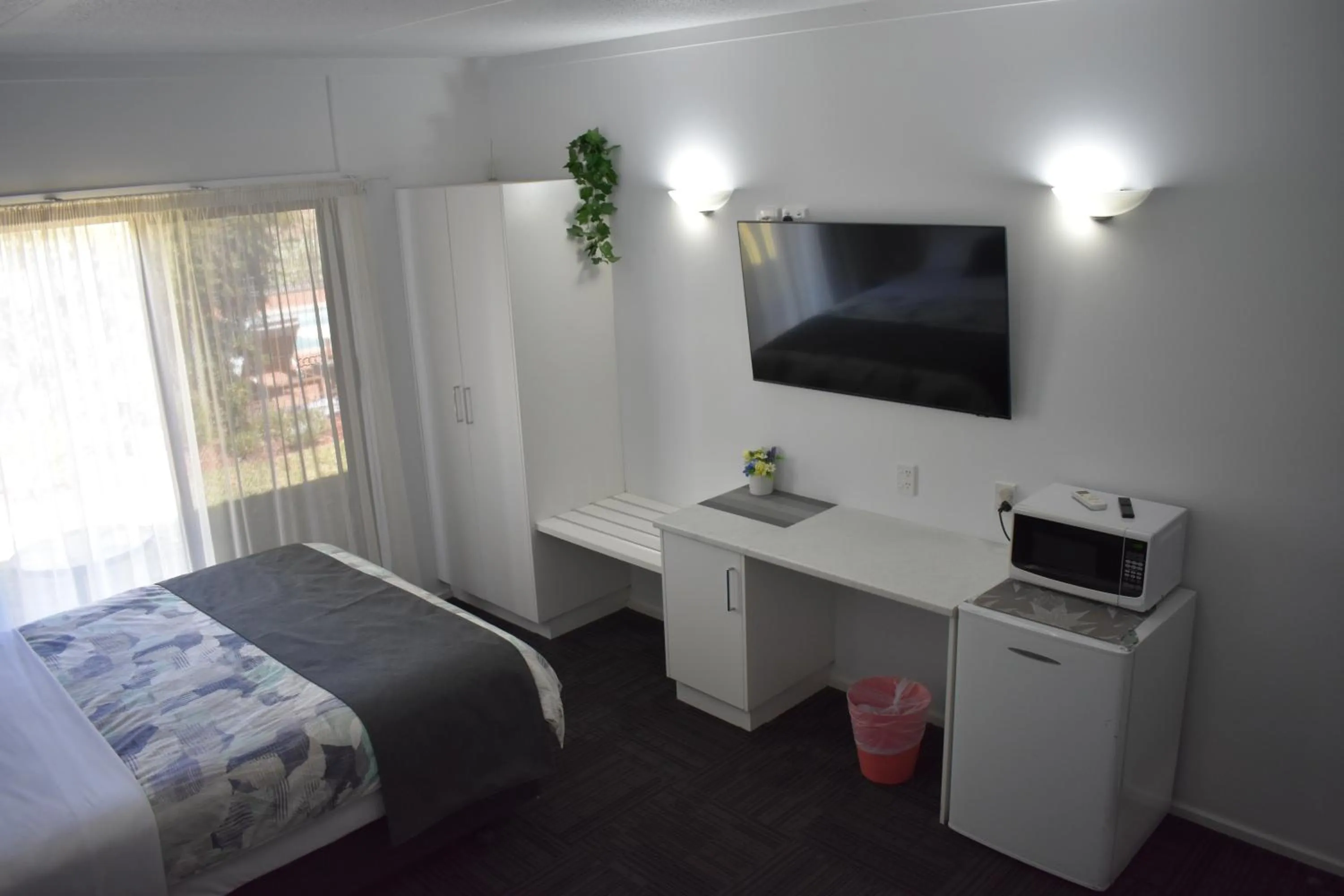 Queen Room in Riviana Motel