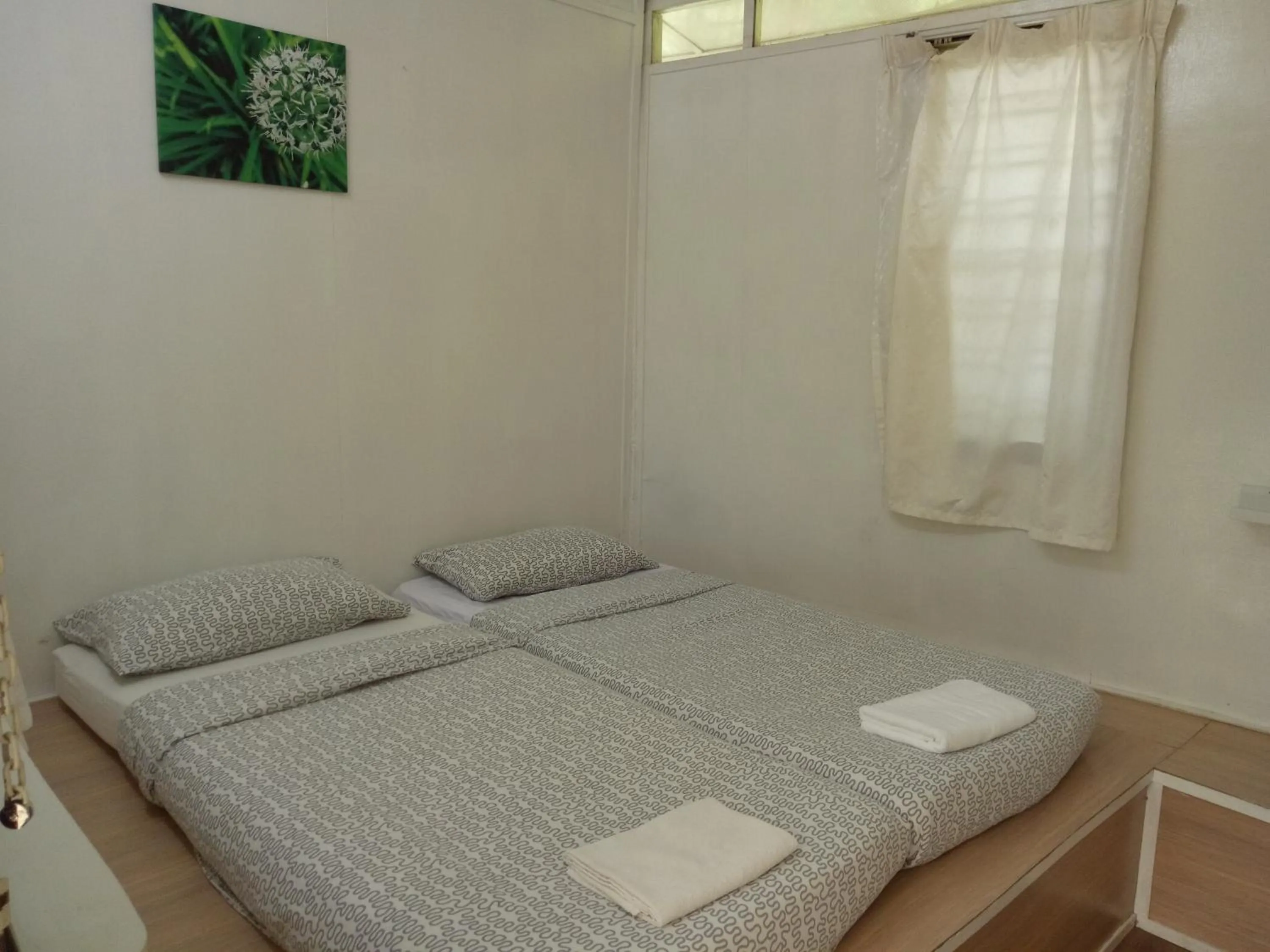 Twin Room with Shared Bathroom in Moonriver Lodge