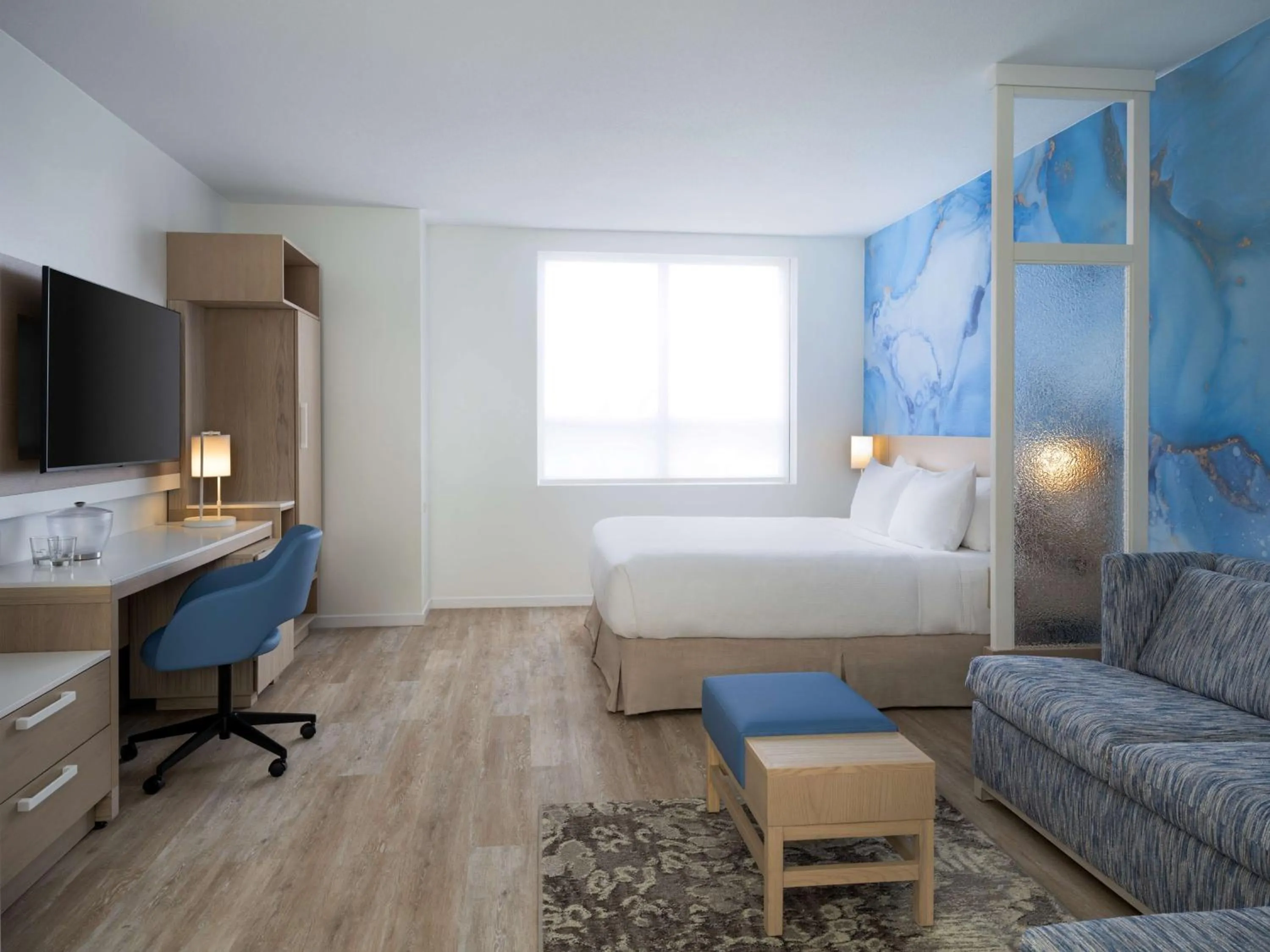 King Room with Sofa Bed and Roll-In Shower - Disability Access in Hyatt Place Delray Beach