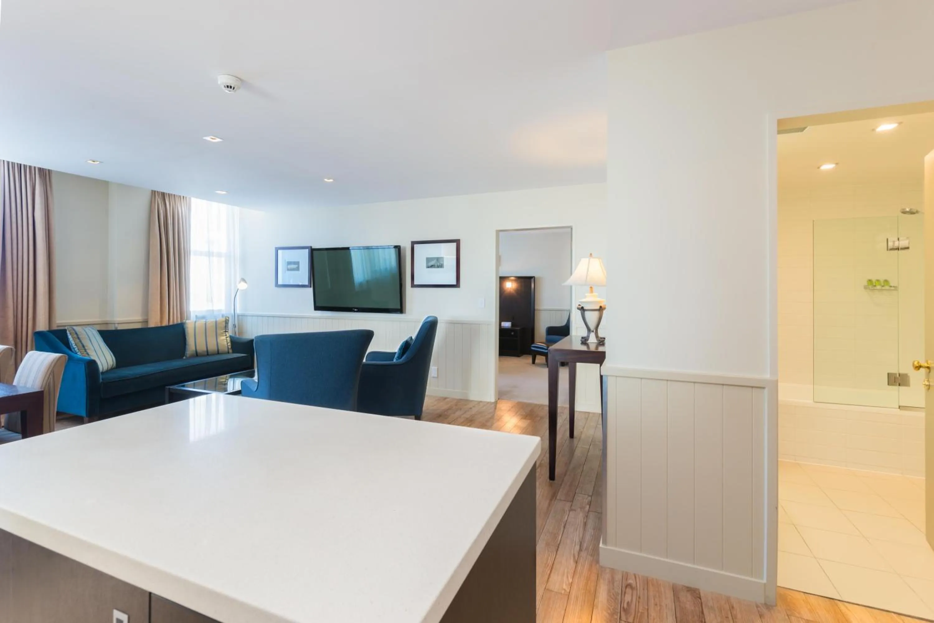 Executive Suite with Two King Beds in Scenic Hotel Southern Cross