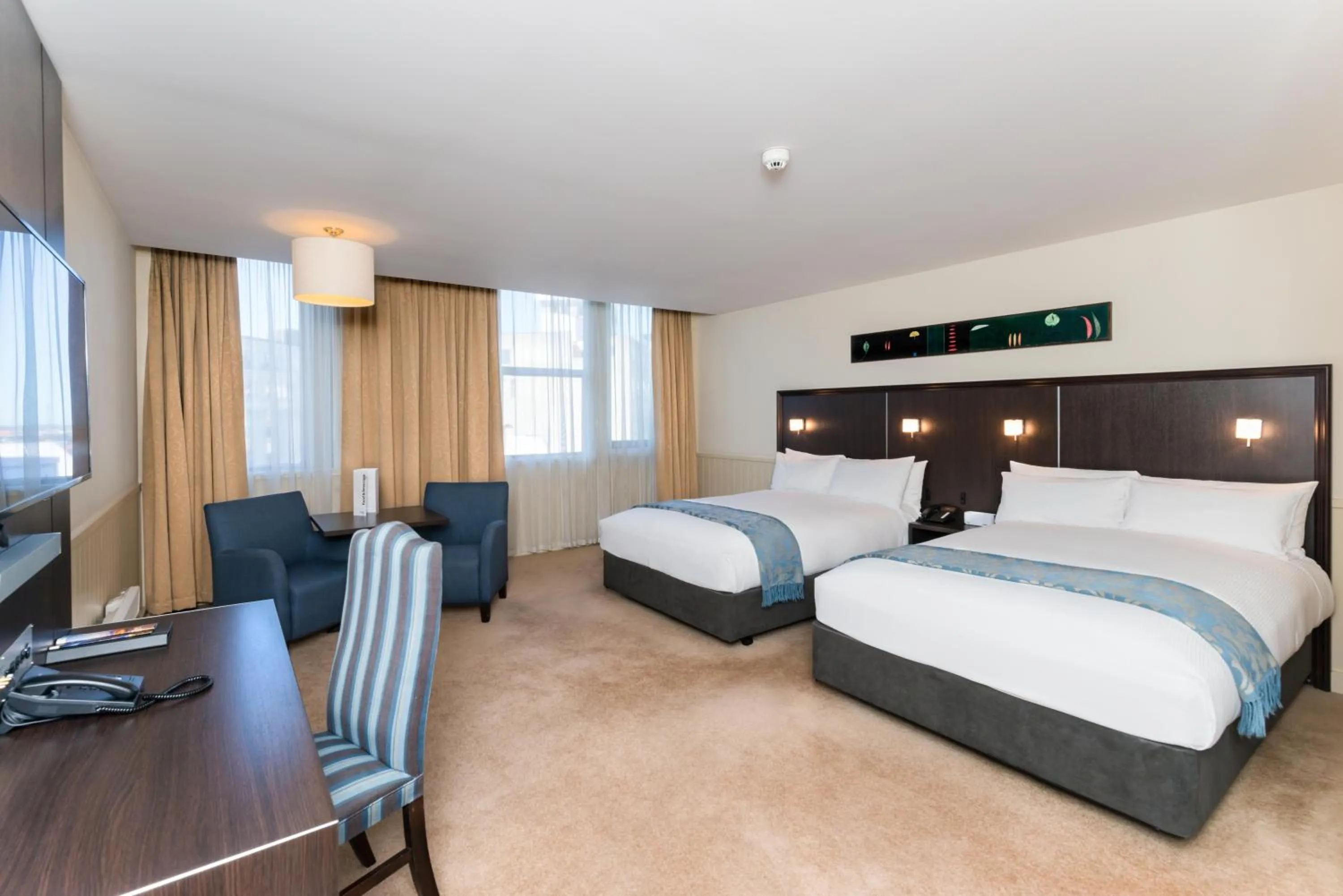 Superior Twin Room with Two Double Beds in Scenic Hotel Southern Cross