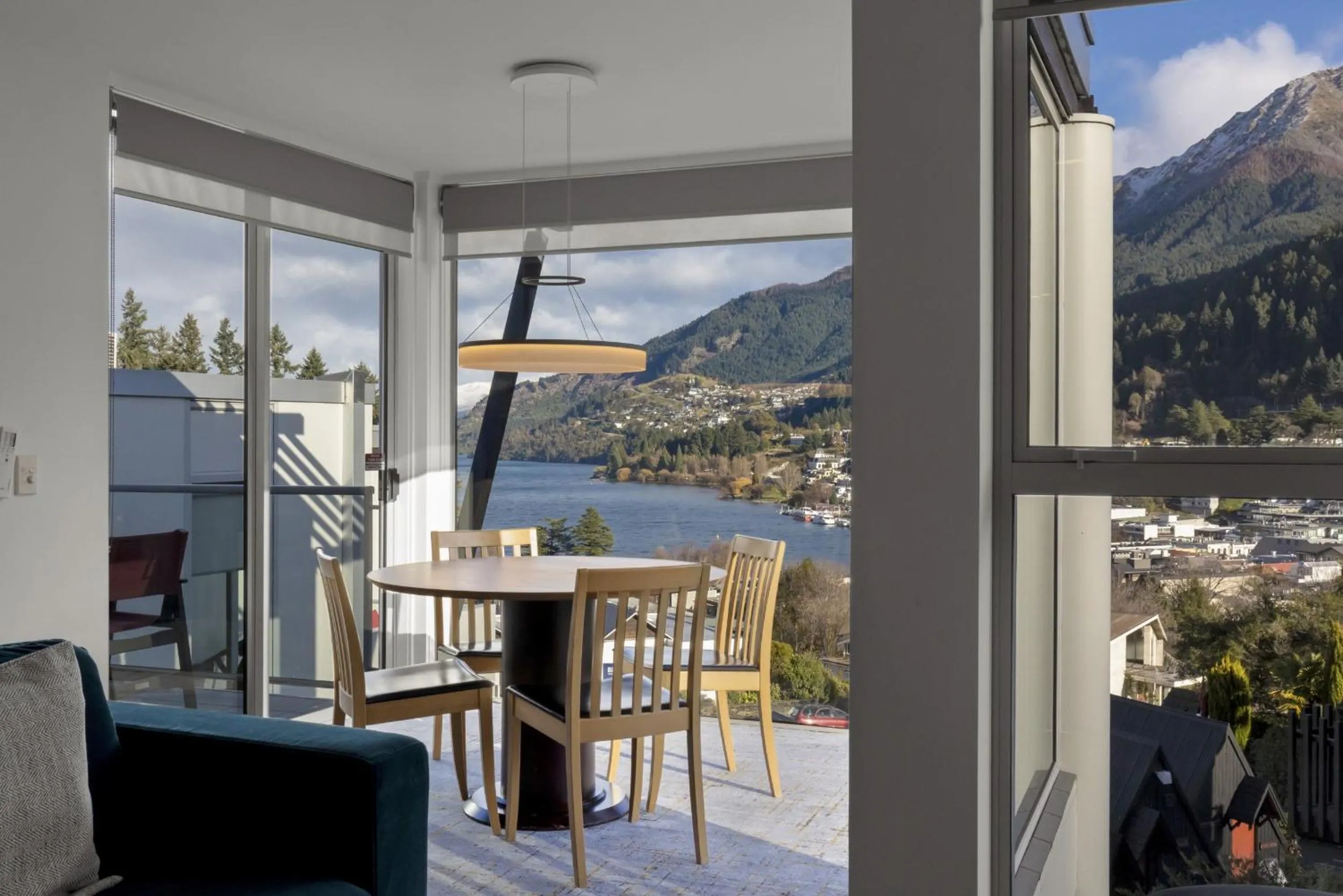Two Bedroom Suite King & Split King - Lake View in Scenic Suites Queenstown