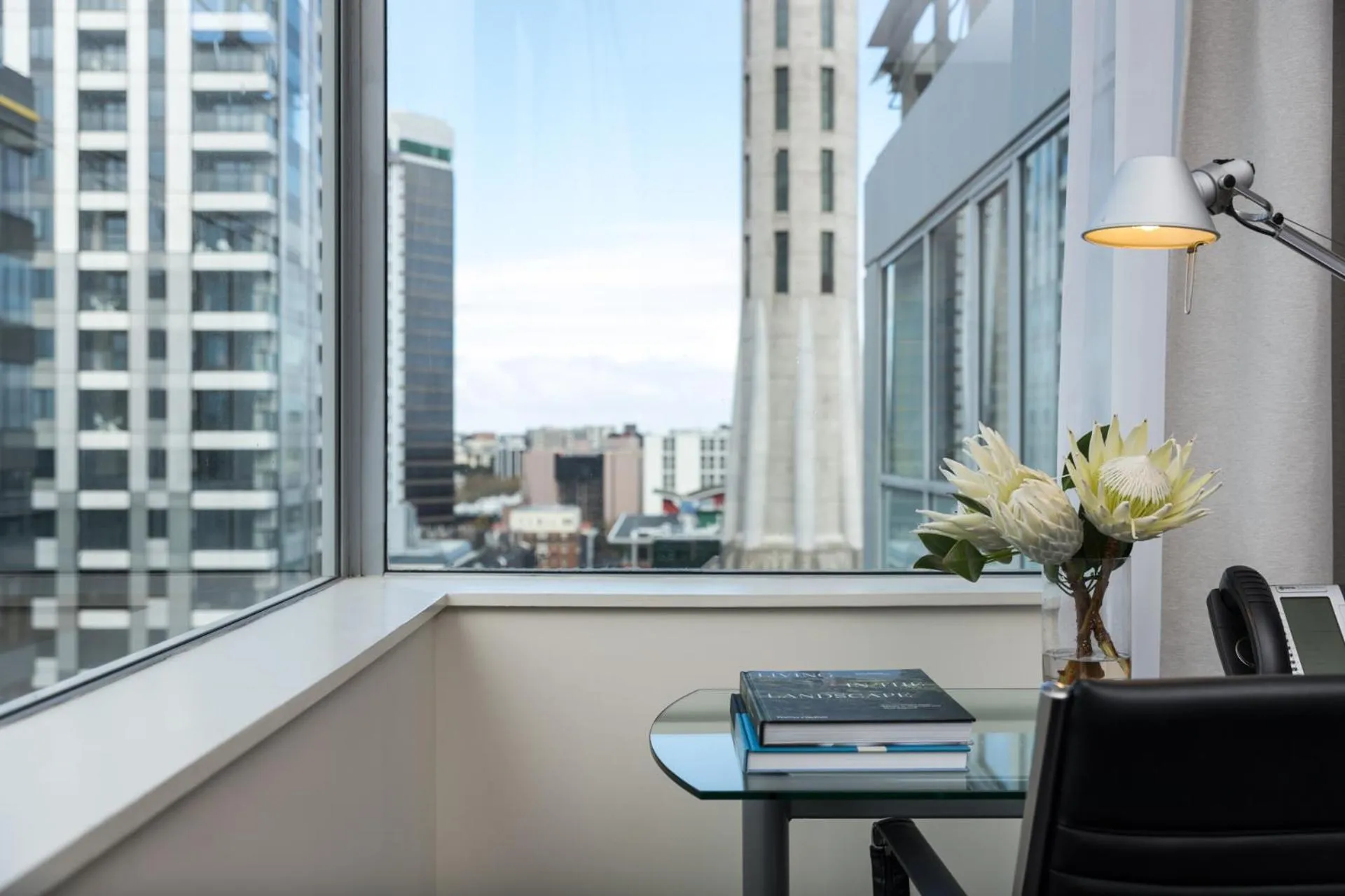 Deluxe King Room with City View in Rydges Auckland