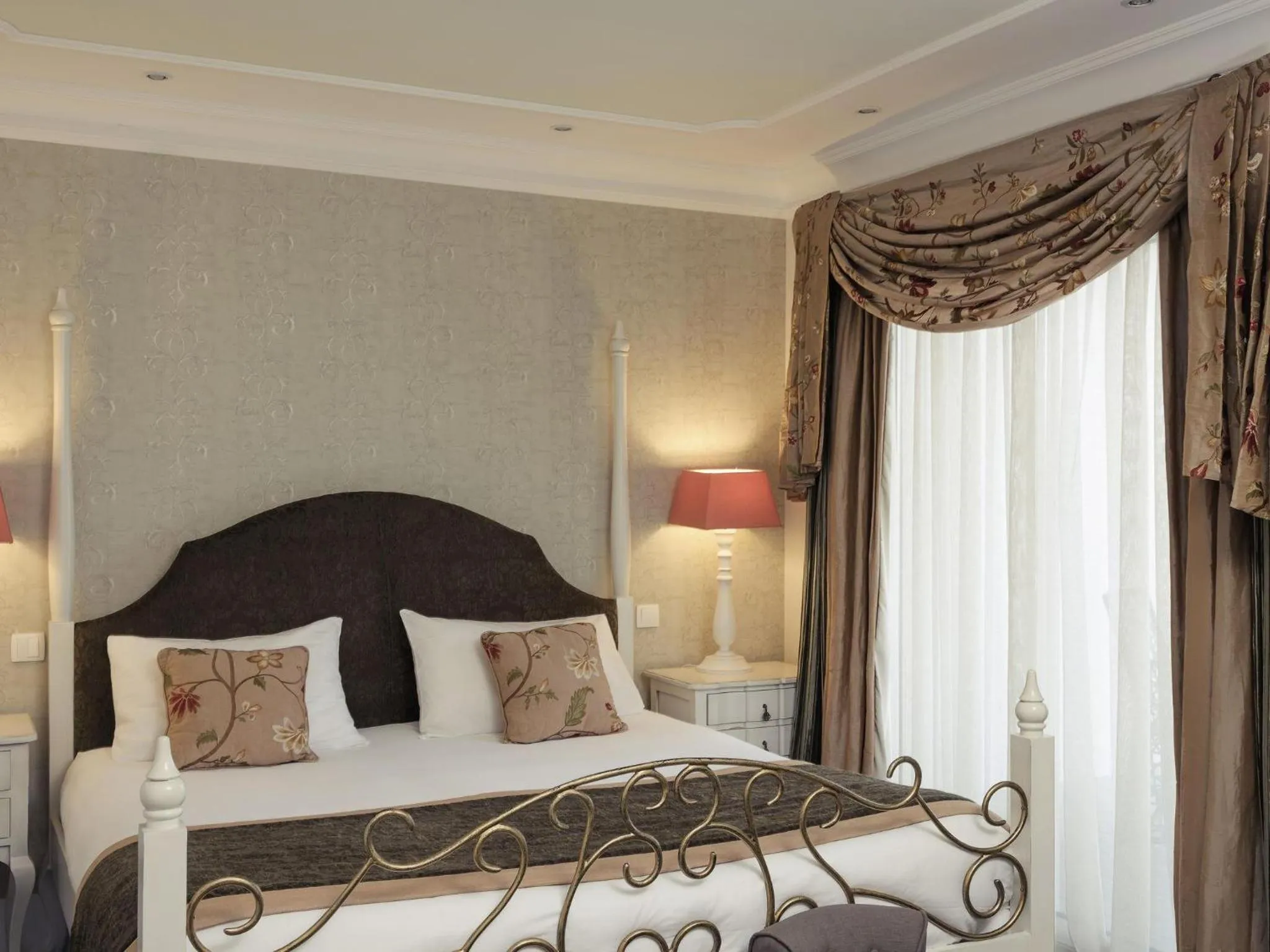 Classic Double Room with Terrace and River View in Hôtel Mercure Villeneuve sur Lot Moulin de Madame