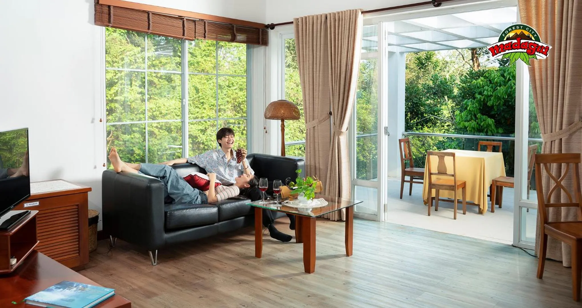 Queen Room with Pool View in Madagui Forest City