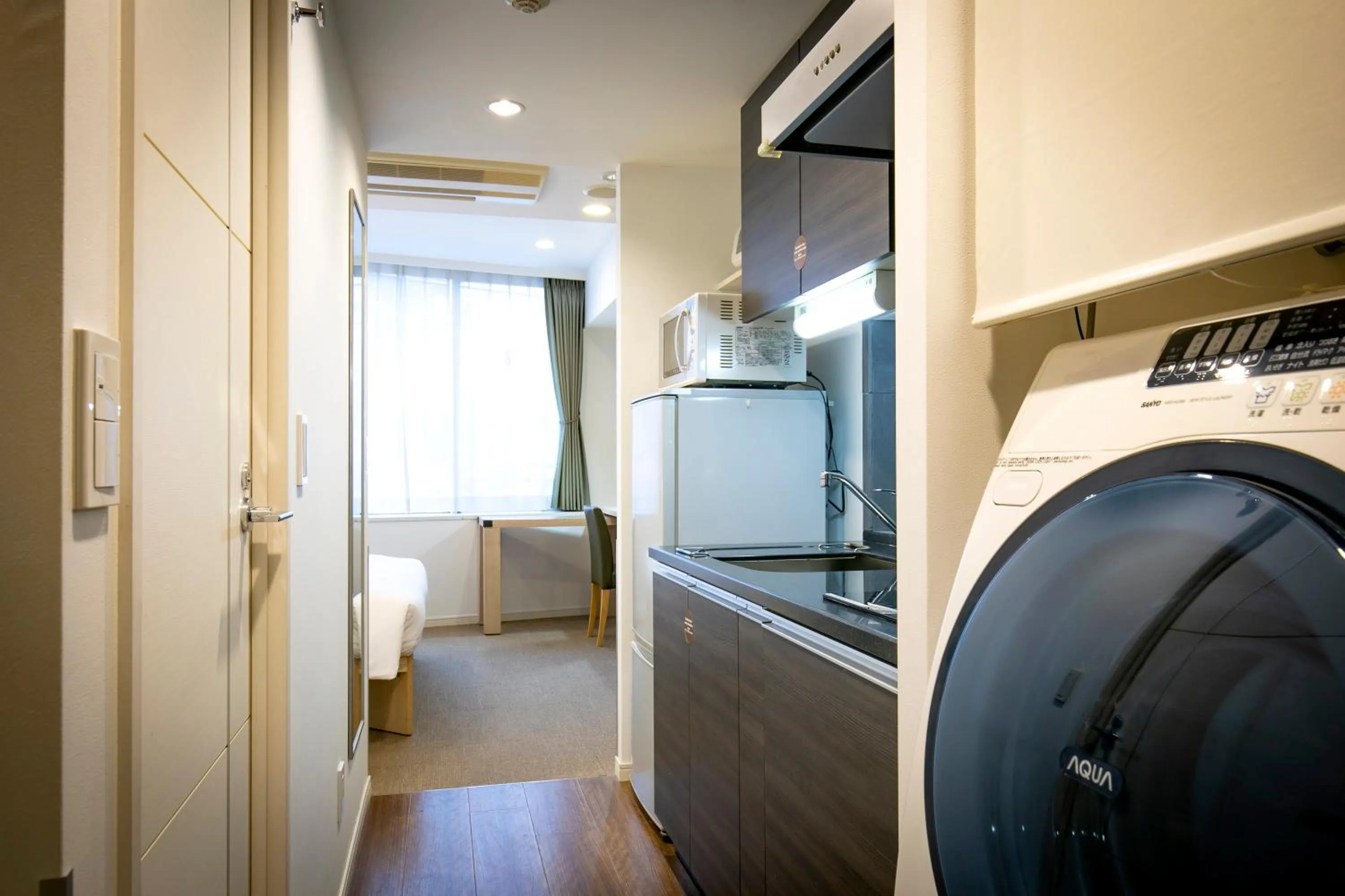 Premium Queen Room - Smoking with no Bathtub in B:CONTE Asakusa