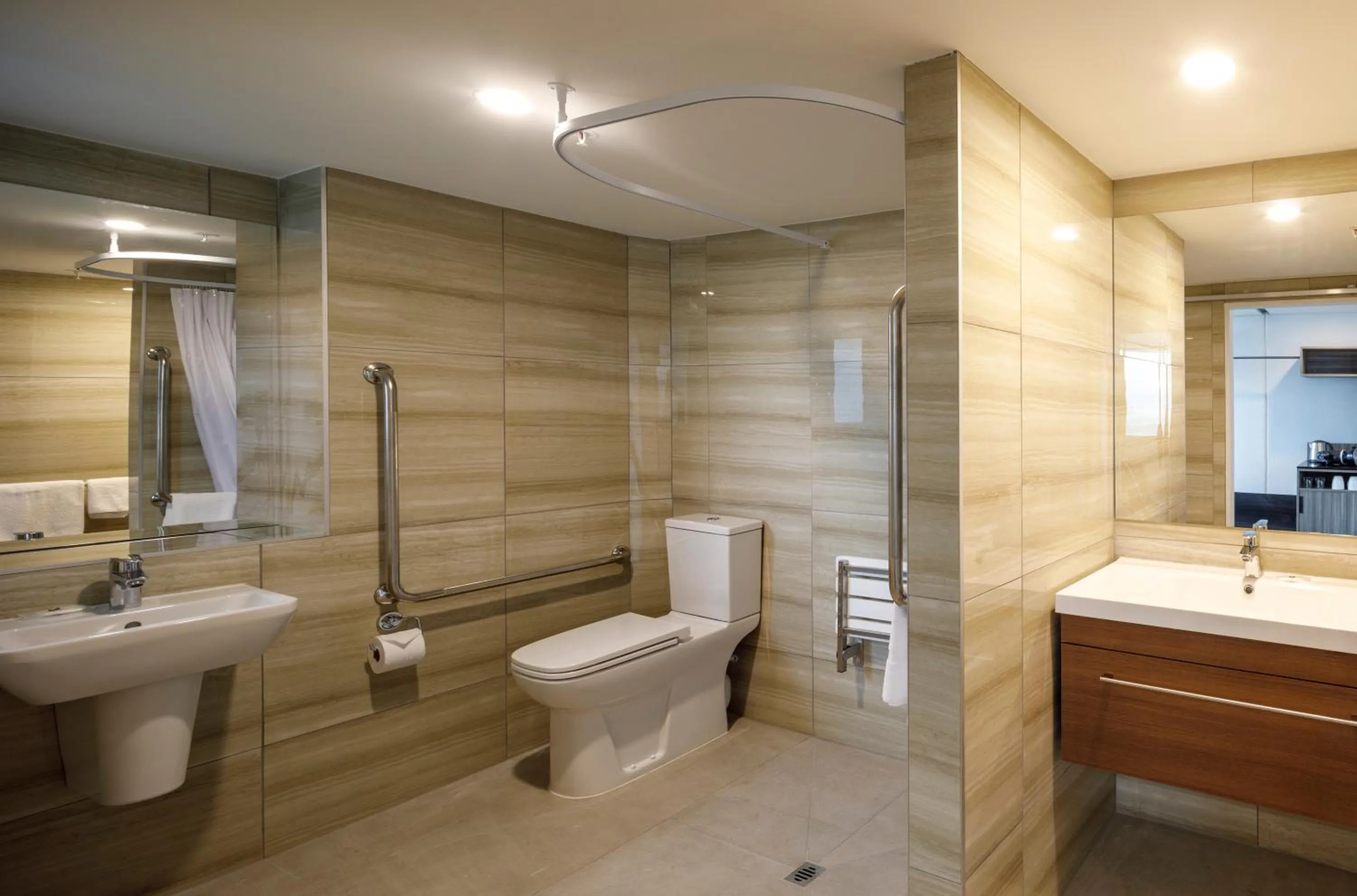 Superior Accessible 1 King - single occupancy in Copthorne Hotel Greymouth