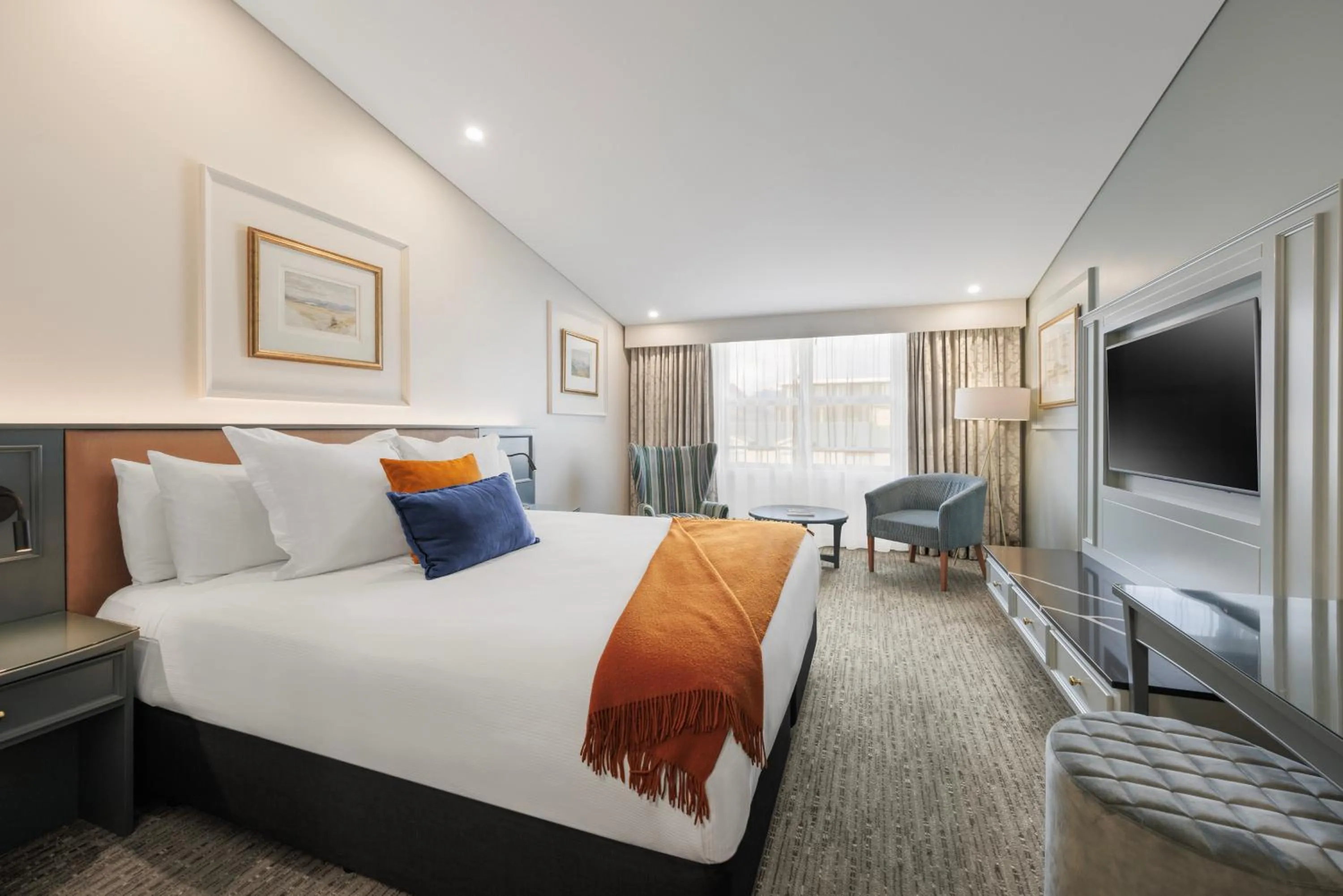 Superior King in Millennium Hotel Queenstown