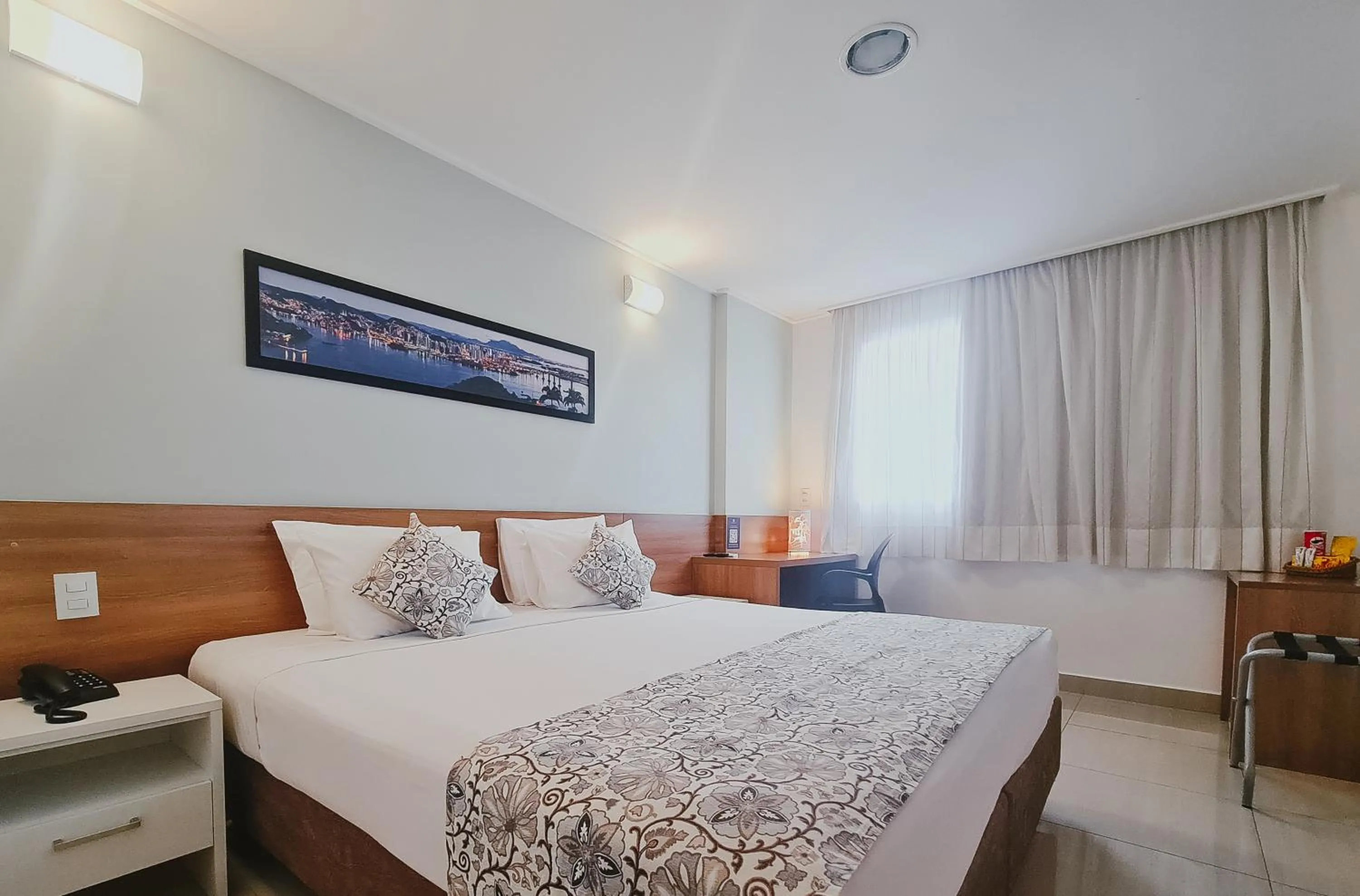 Luxury Double Room - single occupancy in Alameda Vitória Hotel