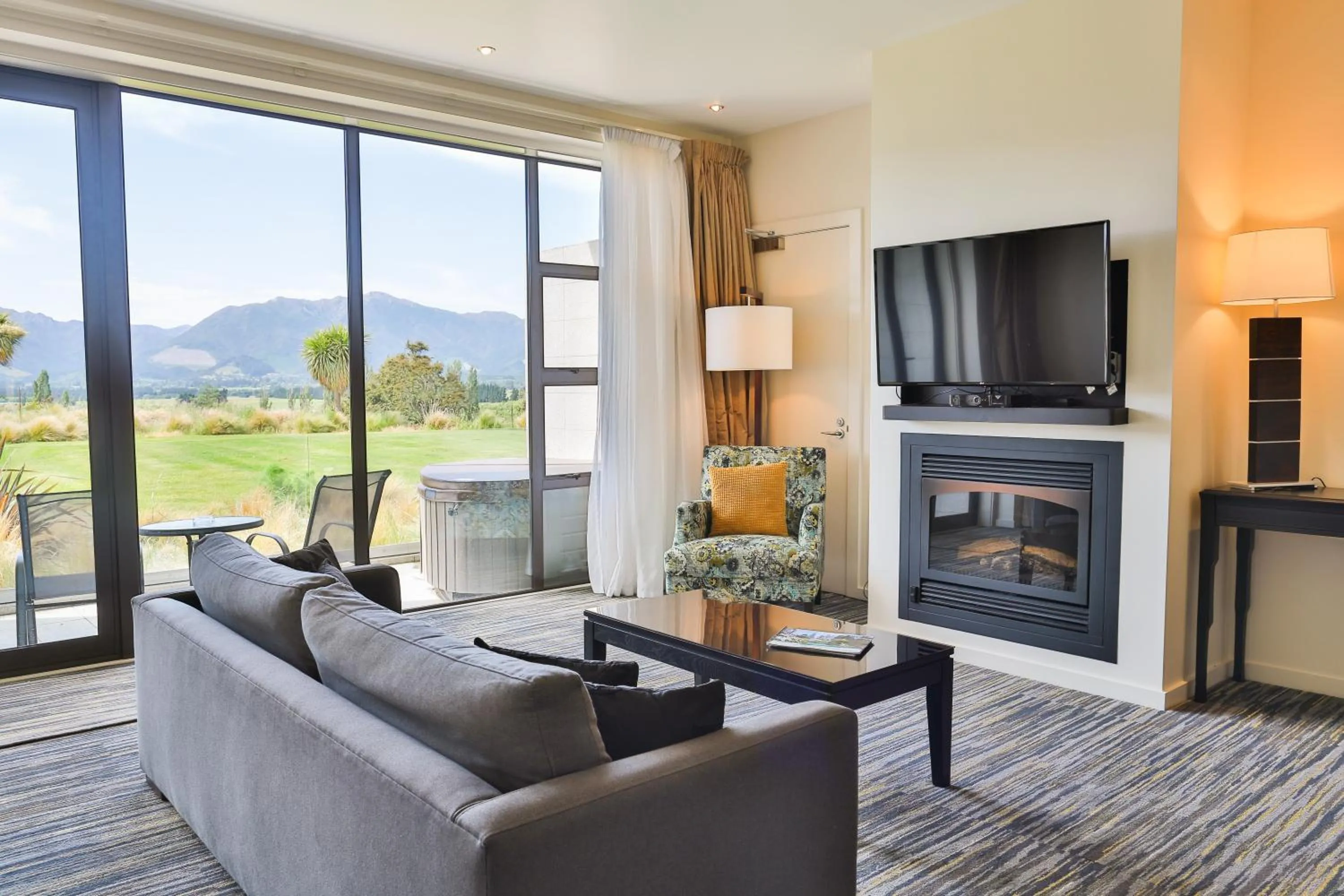 Deluxe Spa Suite in Braemar Lodge And Spa