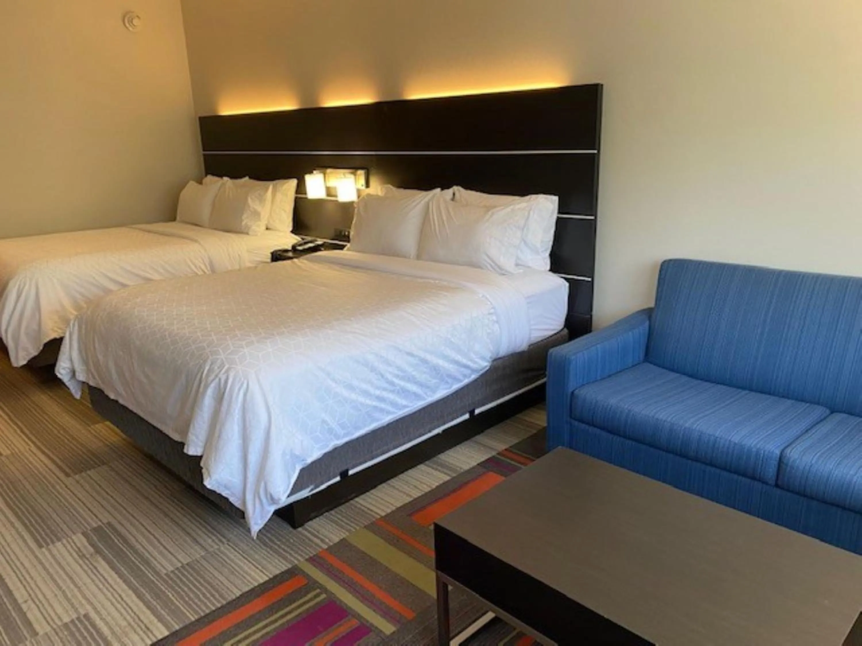 Standard Room in Holiday Inn Express & Suites Warrensburg North by IHG