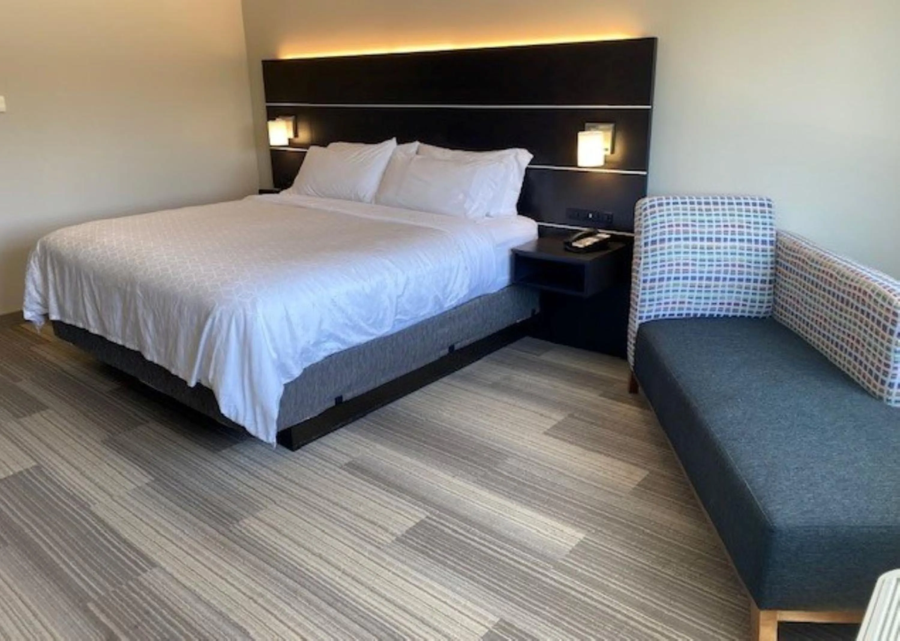 Standard King Room in Holiday Inn Express & Suites Warrensburg North by IHG