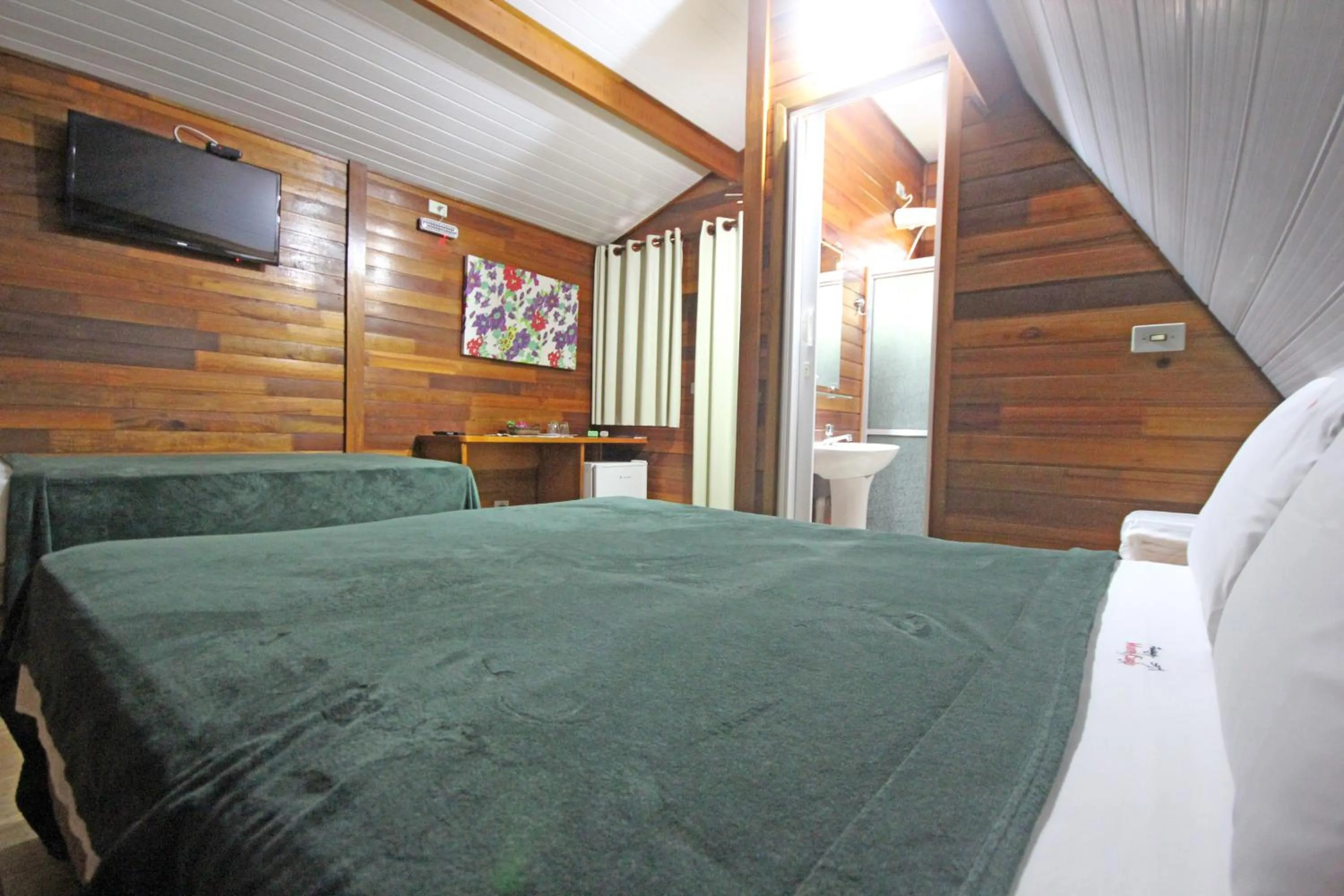 Chalet (3 Adults) in Monte Carlo Pousada